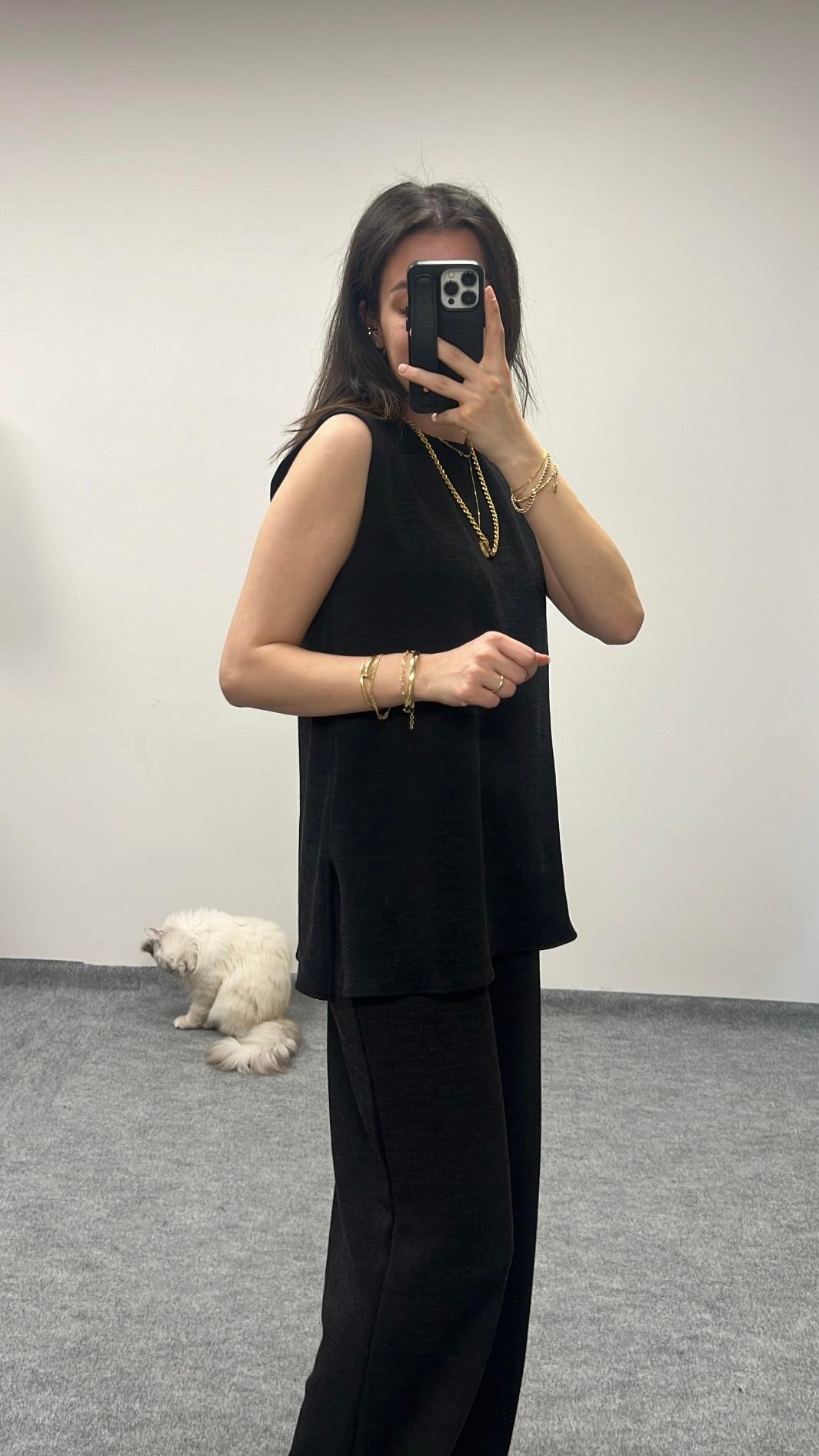 MARKA SİYAH KOLSUZ SOFT BLUZ