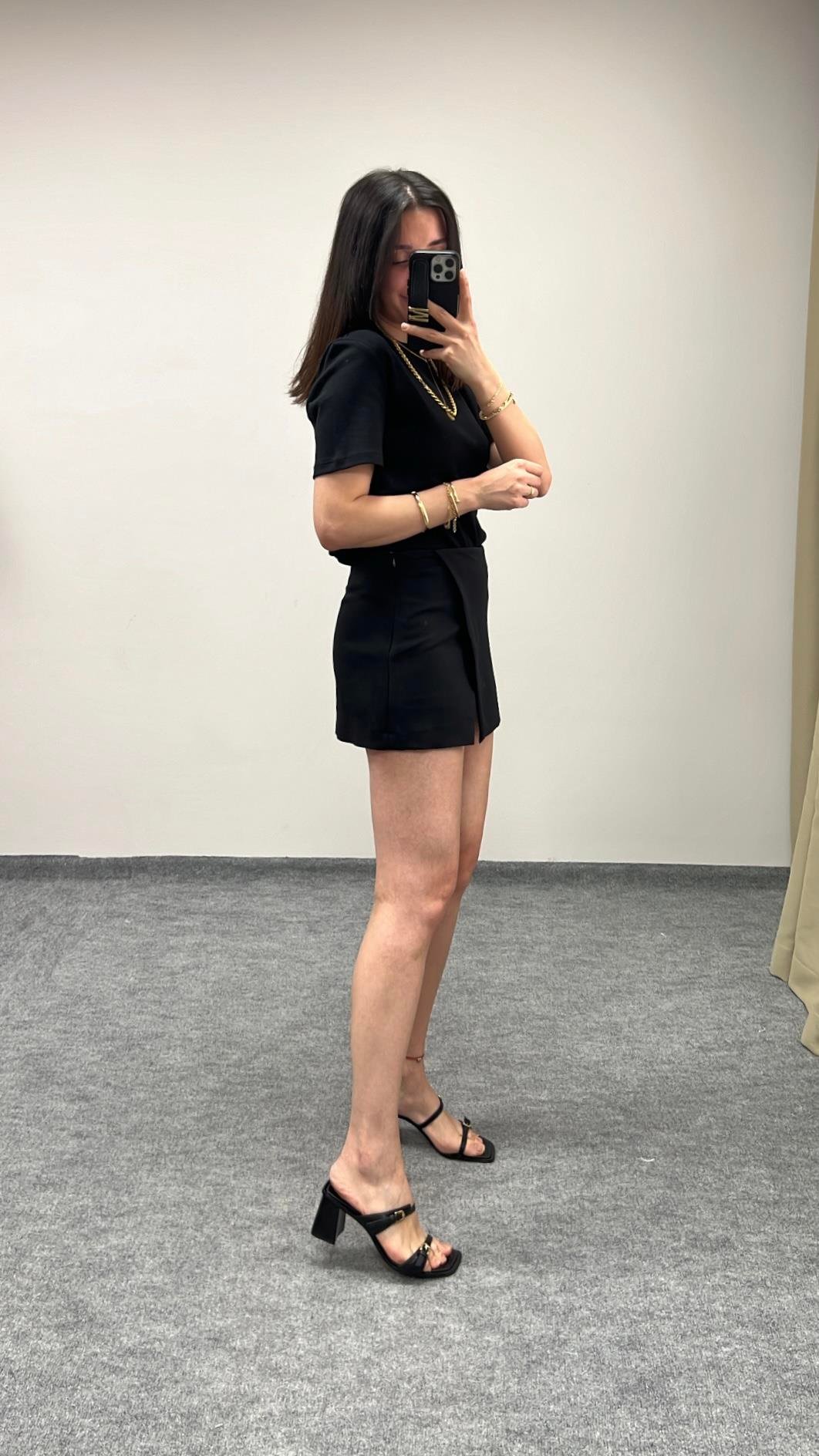 Marka Siyah Mini Şortlu Etek