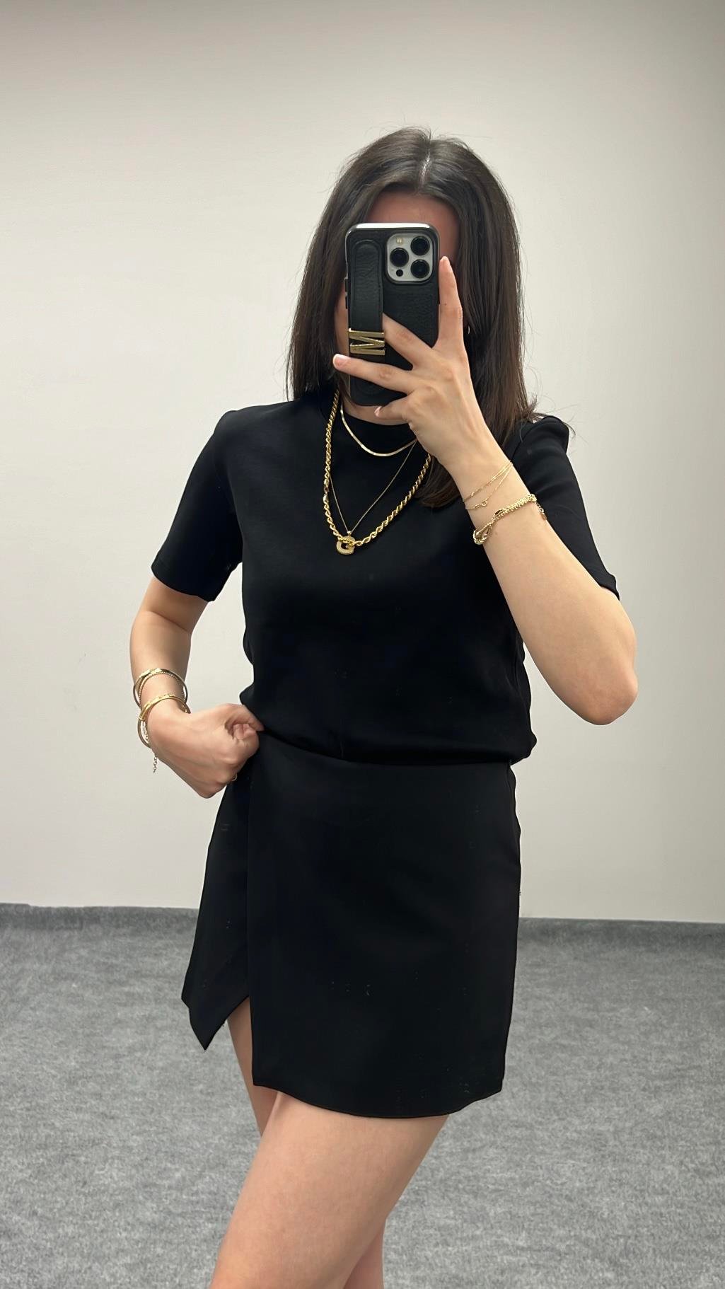 Marka Siyah Mini Şortlu Etek