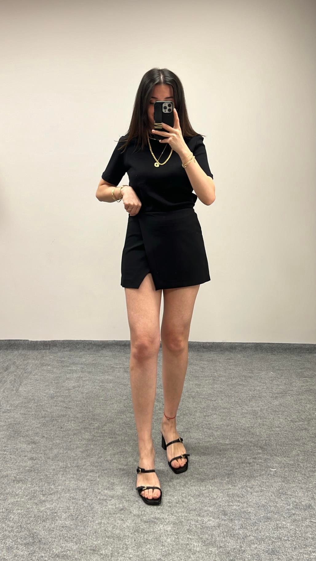 Marka Siyah Mini Şortlu Etek