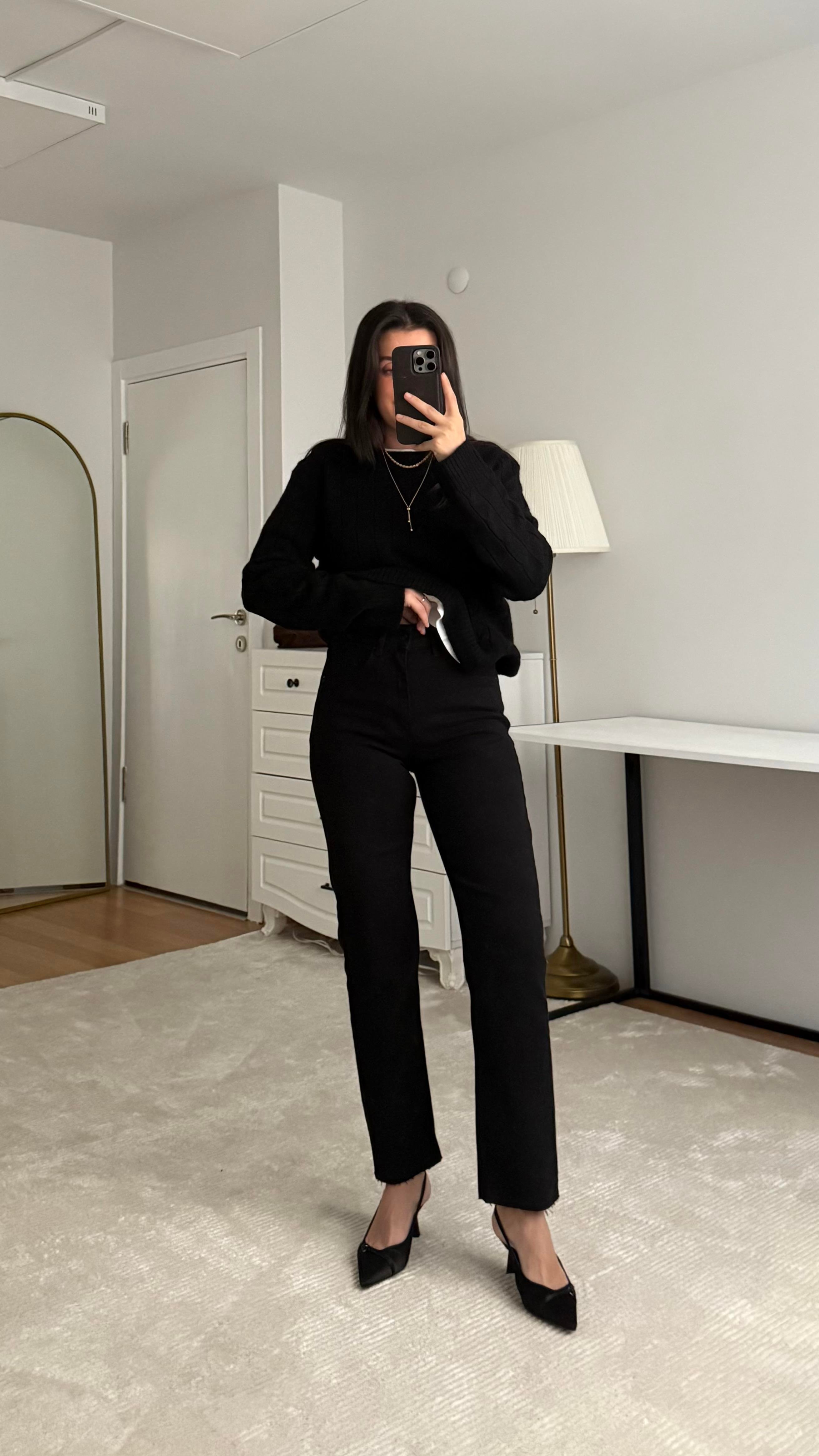 Marka Siyah Slım Straight Fit Jean(KARGO ÇIKIŞI SALI)
