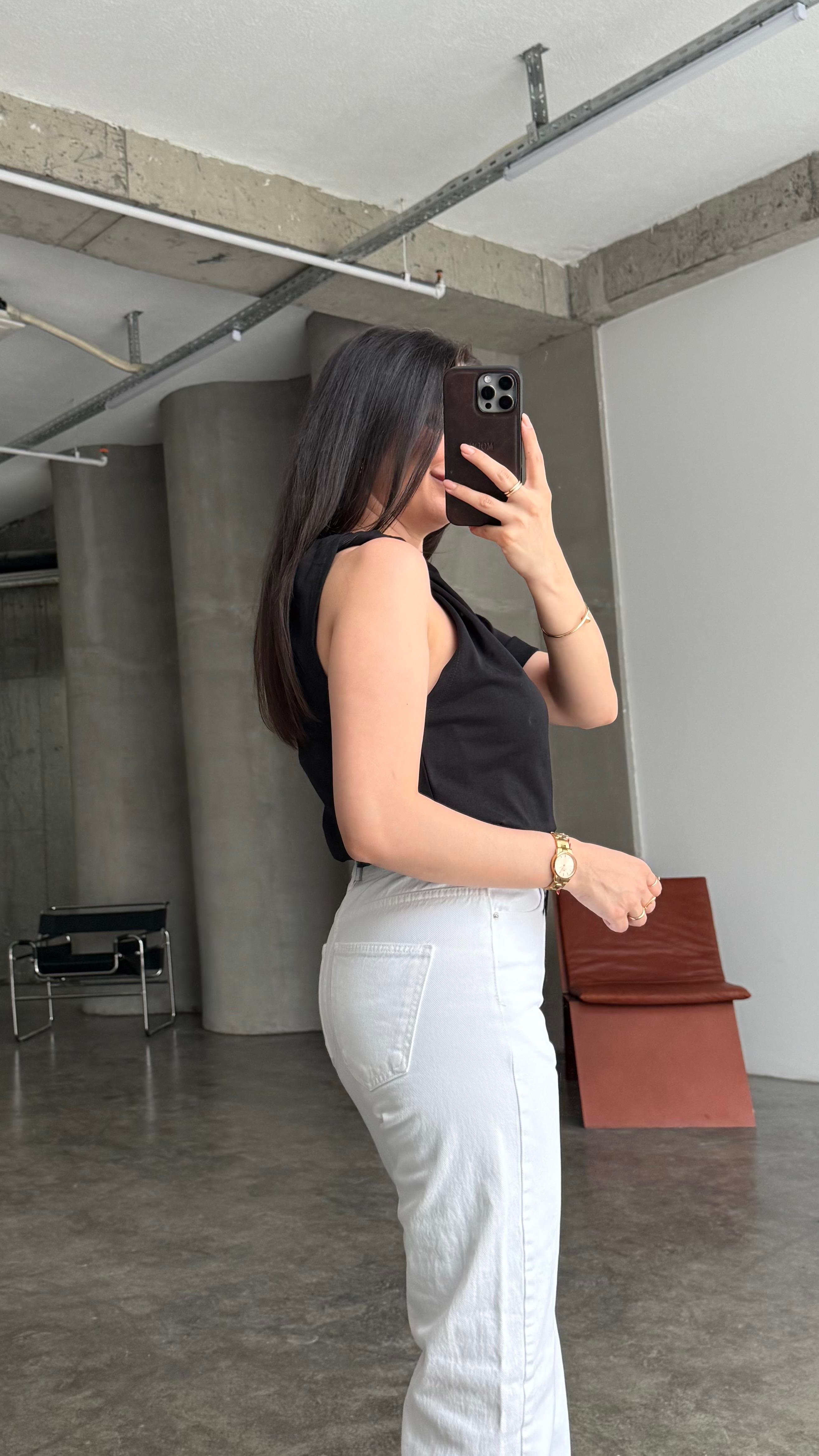 Marka Siyah Tek Kol Büzgülü Basıc Tişört