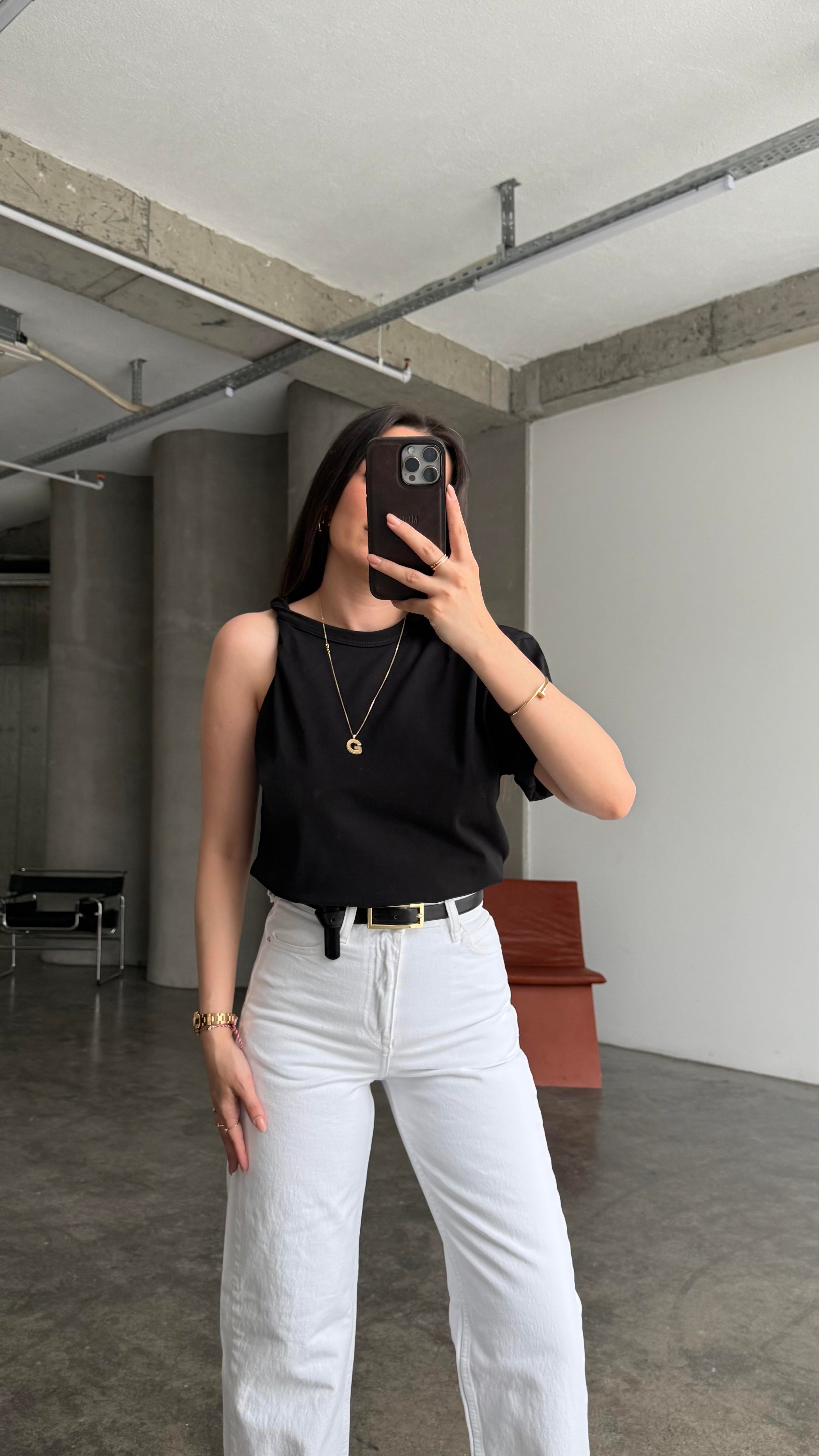 Marka Siyah Tek Kol Büzgülü Basıc Tişört