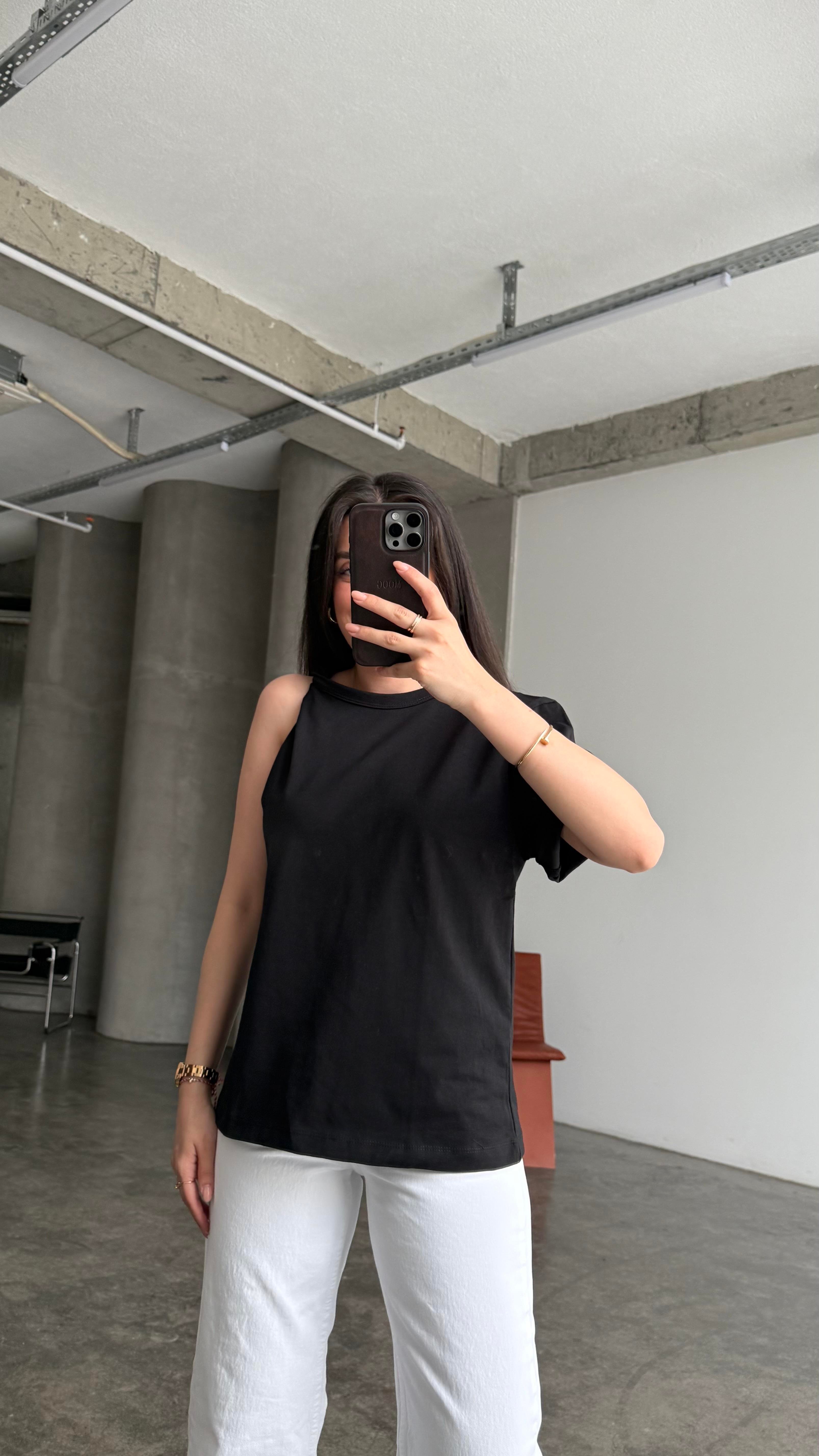 Marka Siyah Tek Kol Büzgülü Basıc Tişört