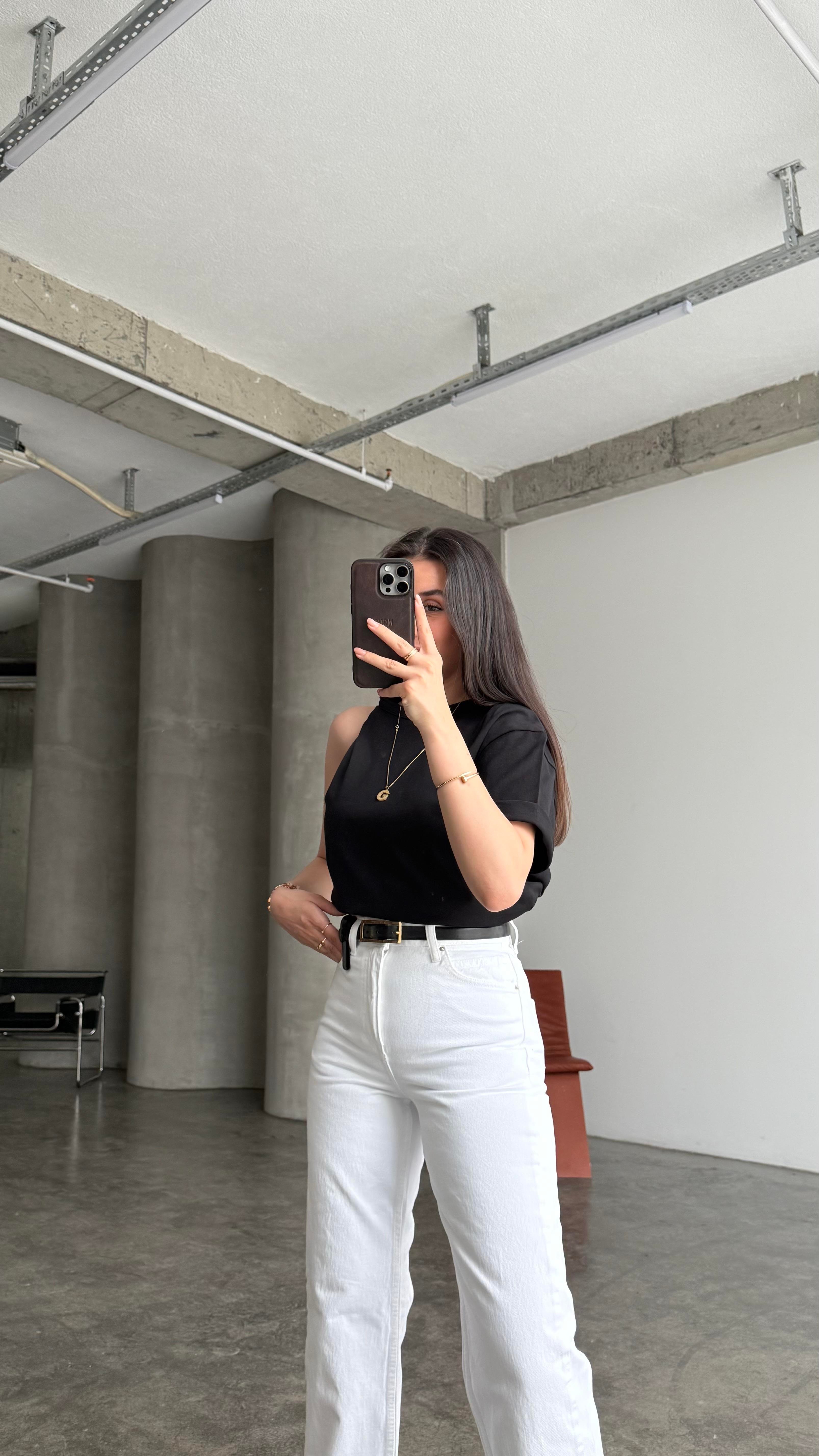 Marka Siyah Tek Kol Büzgülü Basıc Tişört