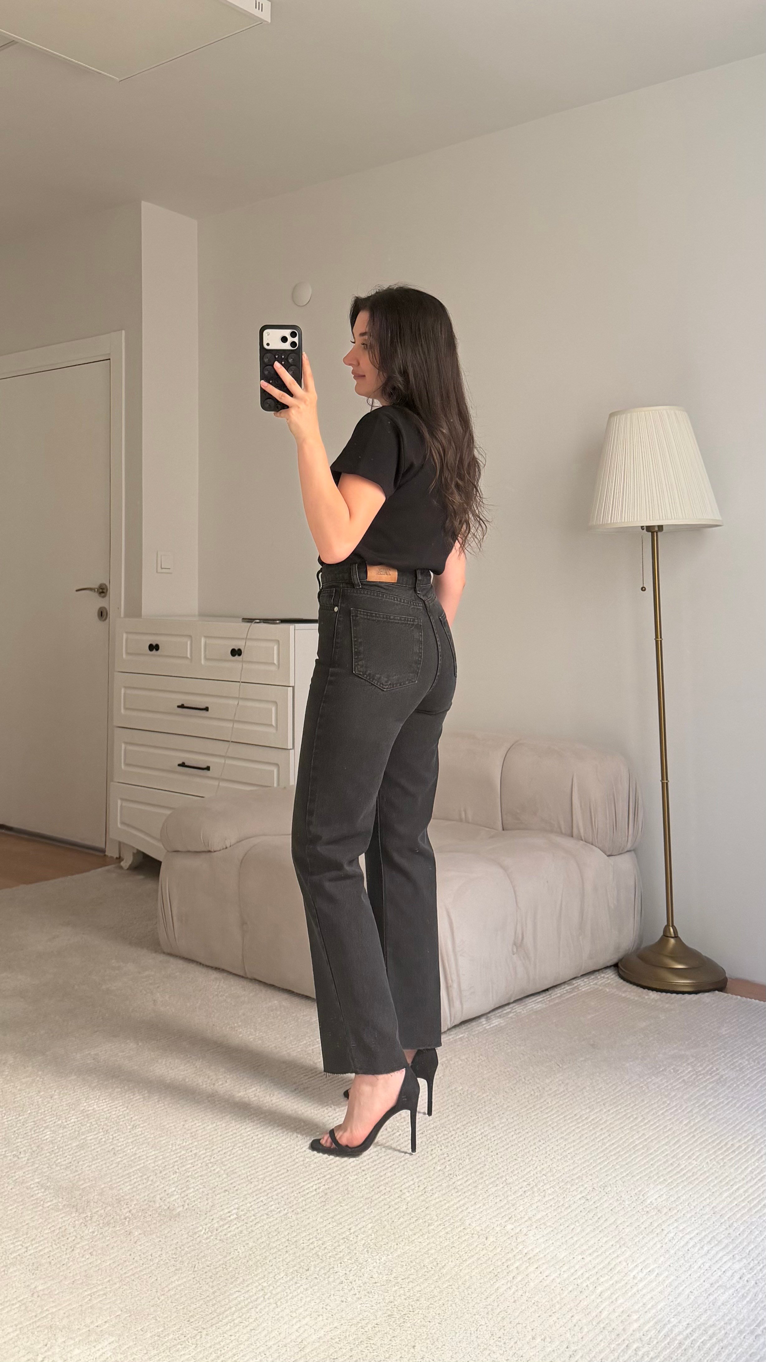 Marka Yıkamalı Siyah Straight Fıt Jean