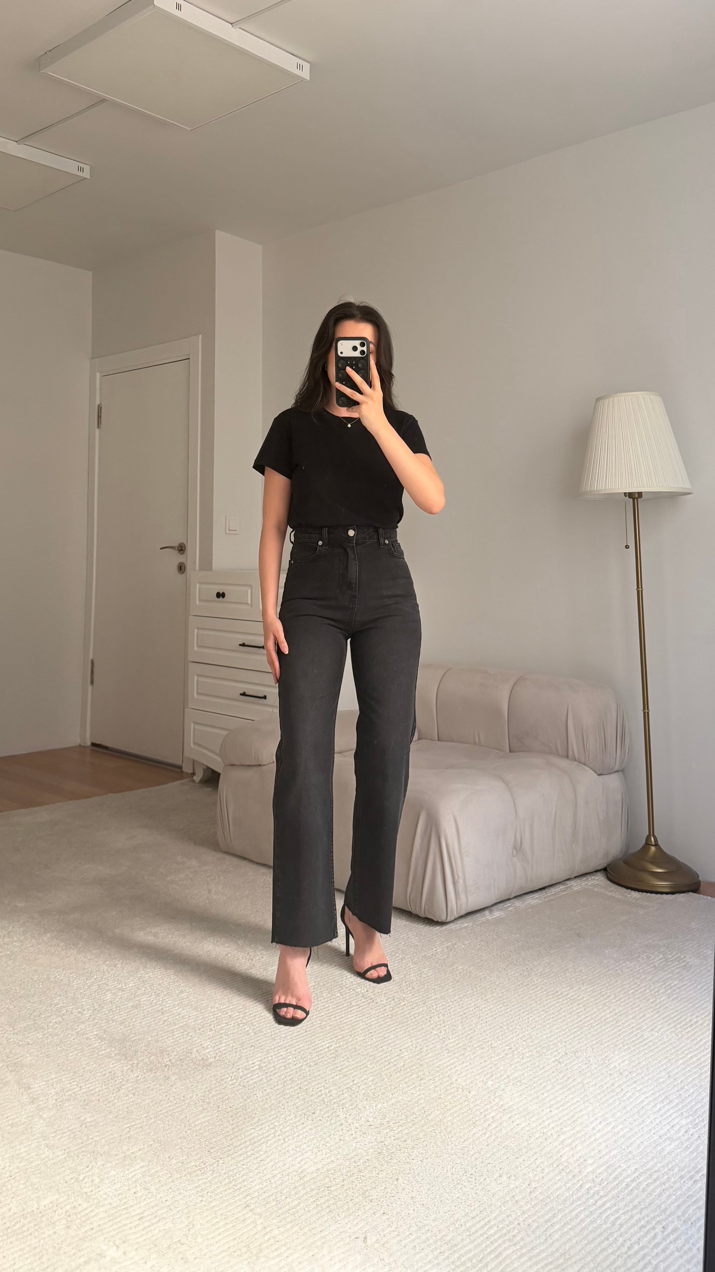 Marka Yıkamalı Siyah Straight Fıt Jean