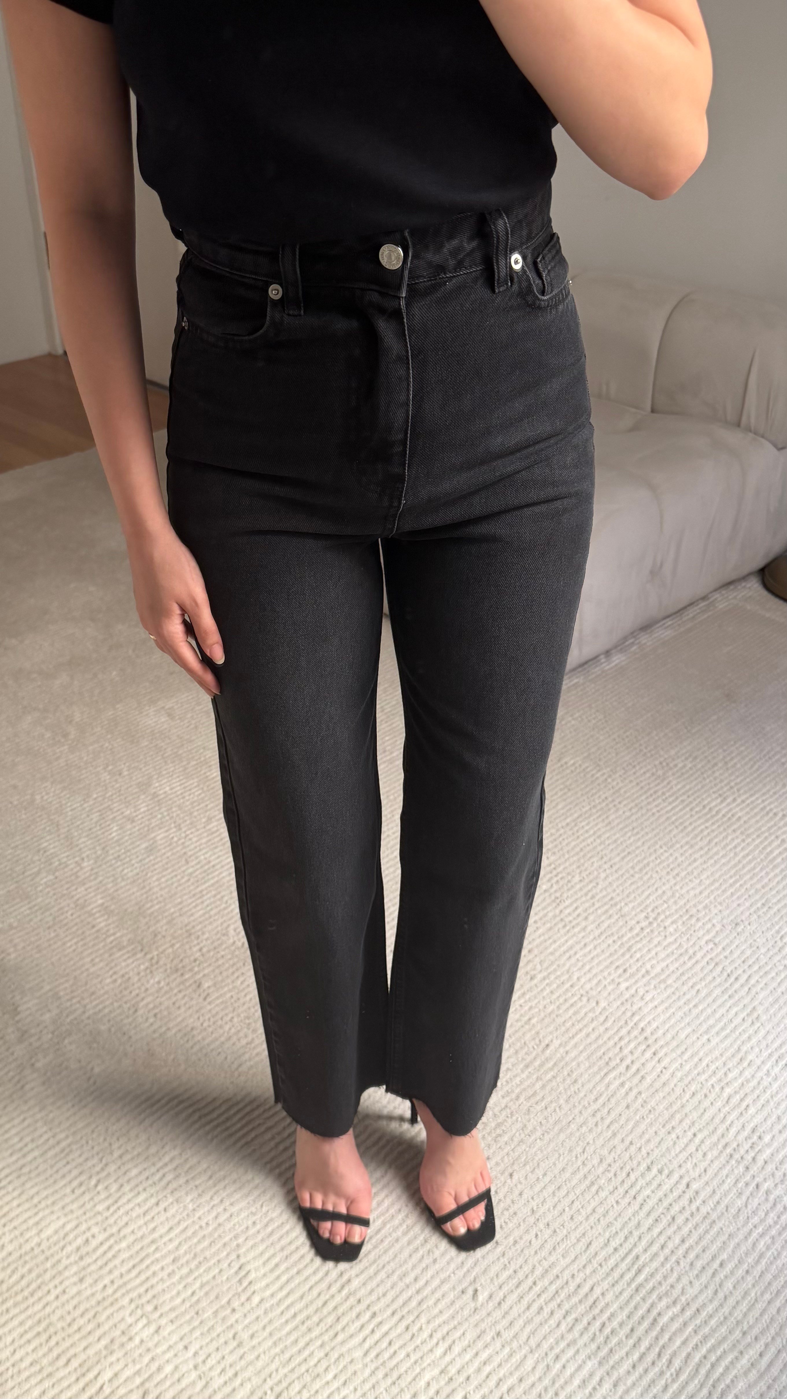 Marka Yıkamalı Siyah Straight Fıt Jean