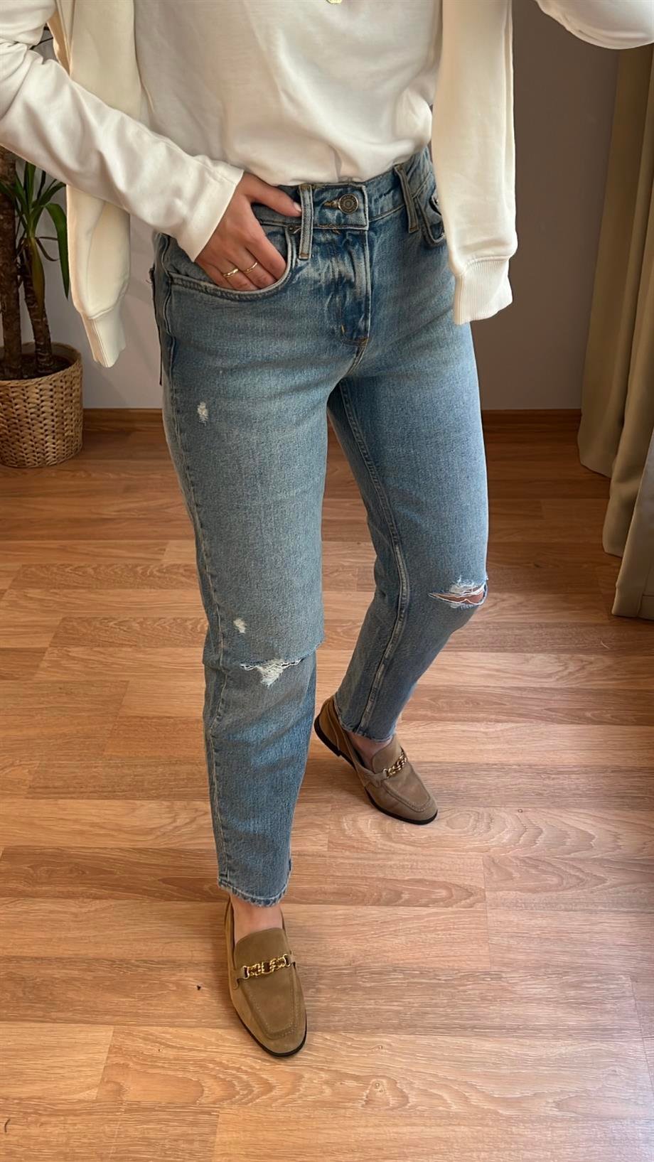 MARKA YIRTIK DETAY MOM FIT JEAN