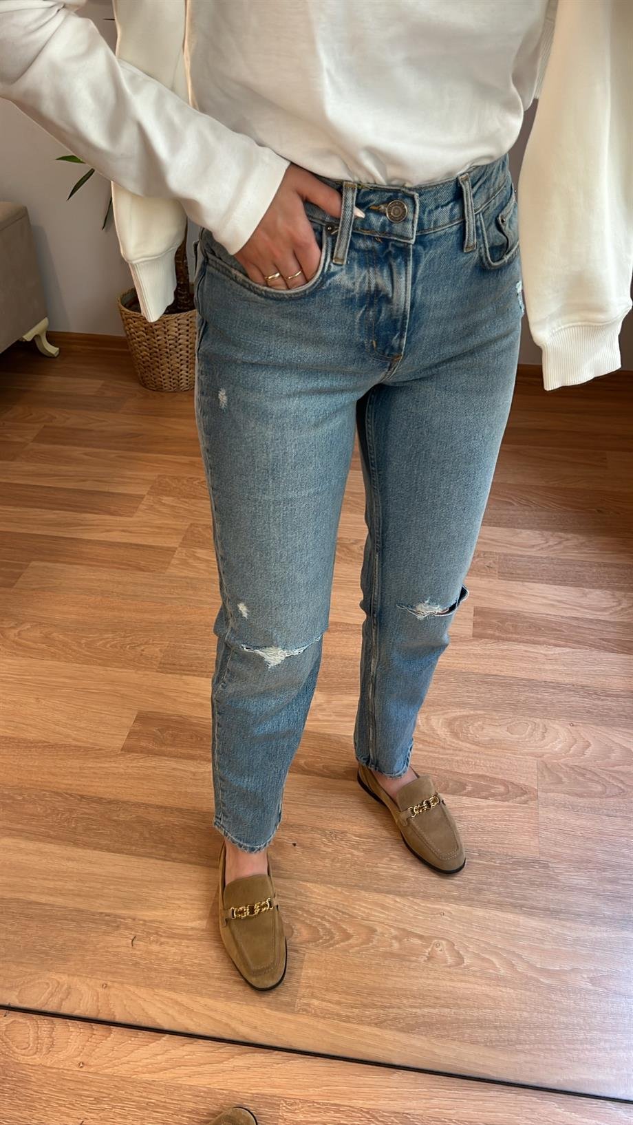 MARKA YIRTIK DETAY MOM FIT JEAN