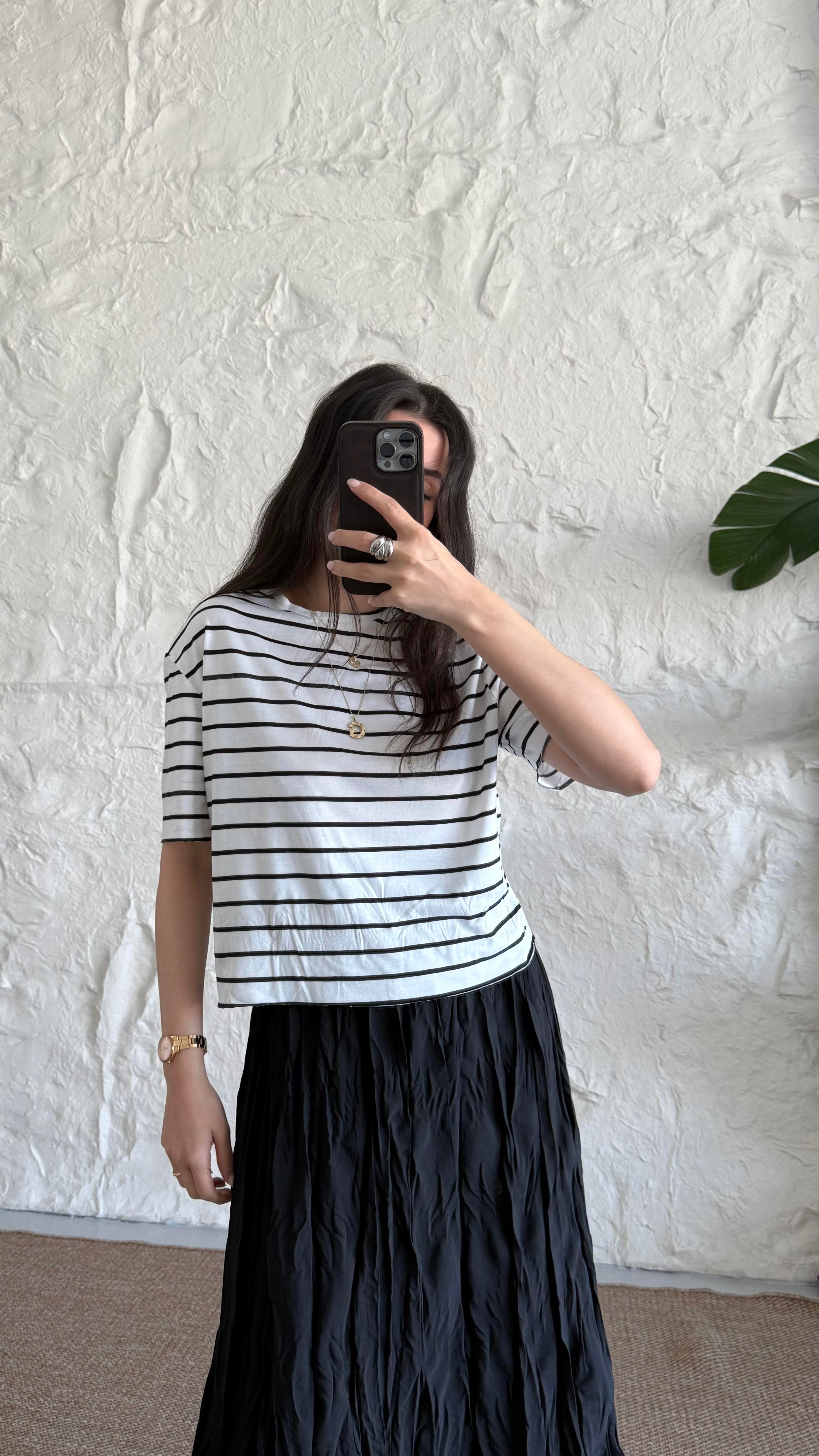 Mati Çizgili Lazer Kesim Basıc Tişört