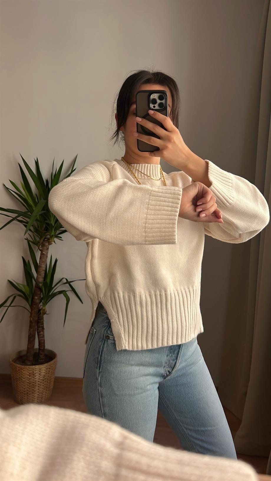 MD DİK YAKA BEJ TRİKO