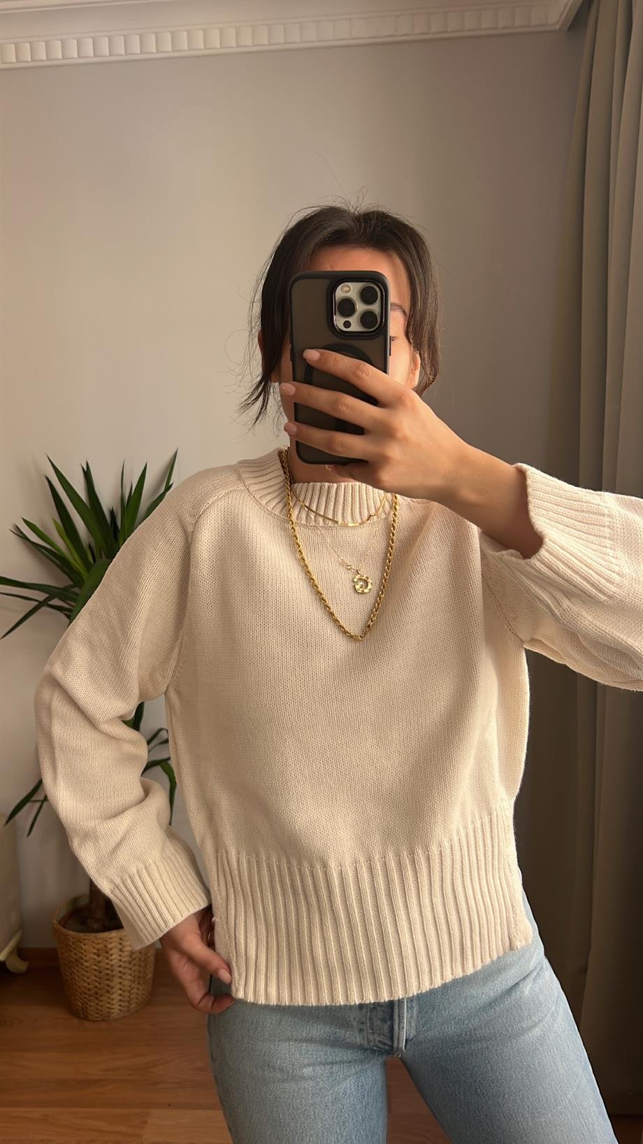 MD DİK YAKA BEJ TRİKO