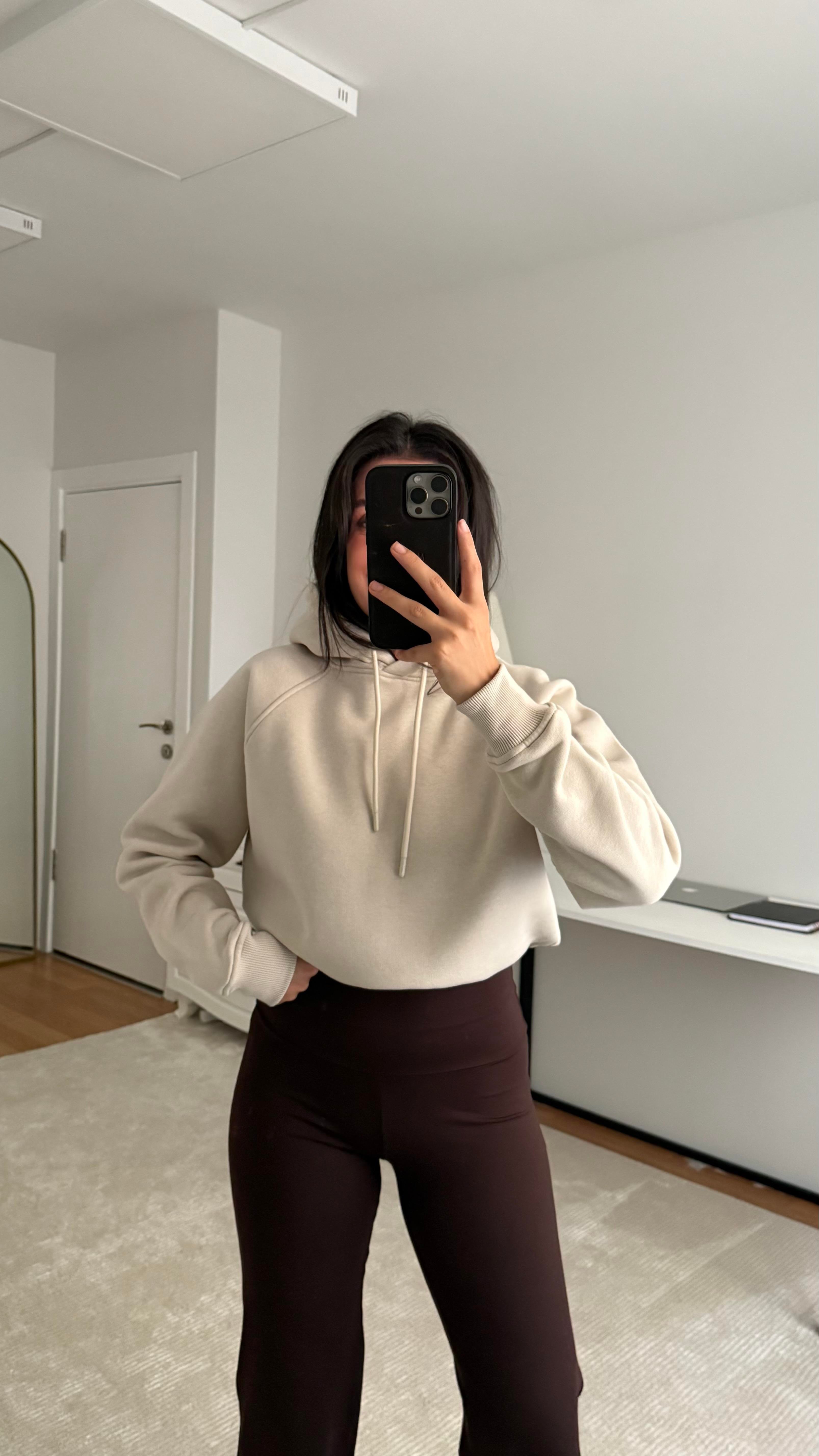 Mel Bej Premium Sweatshirt