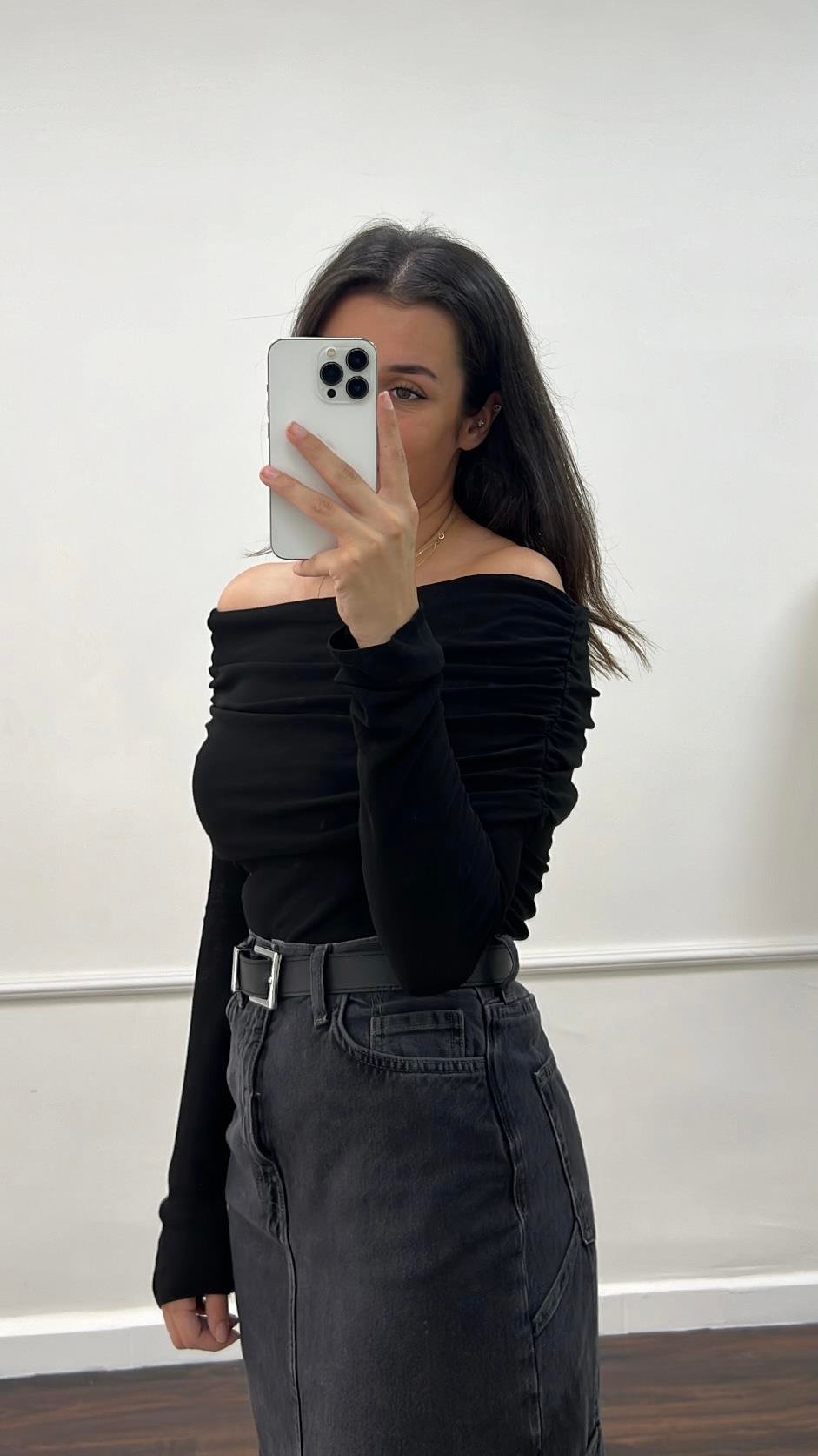 Nero Siyah Madonna Yaka Viskon Örme Triko