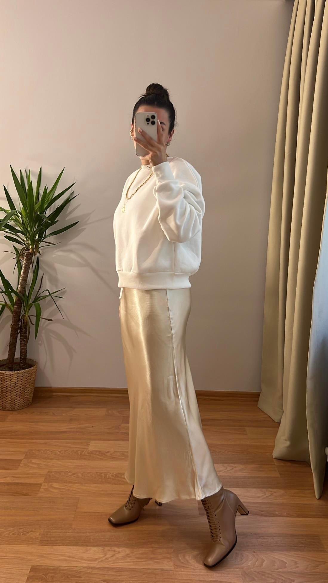 SAT BEYAZ SWEATSHIRT