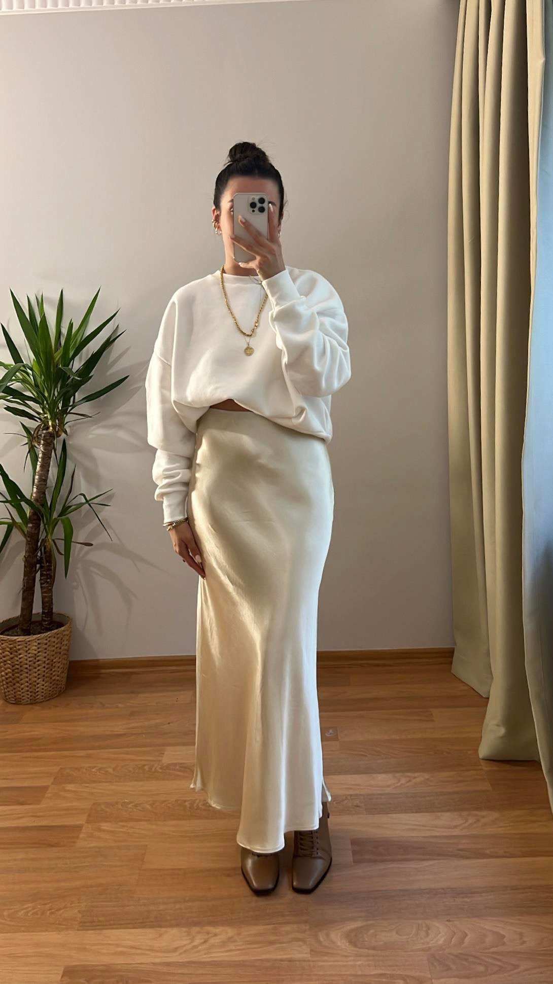 SAT BEYAZ SWEATSHIRT