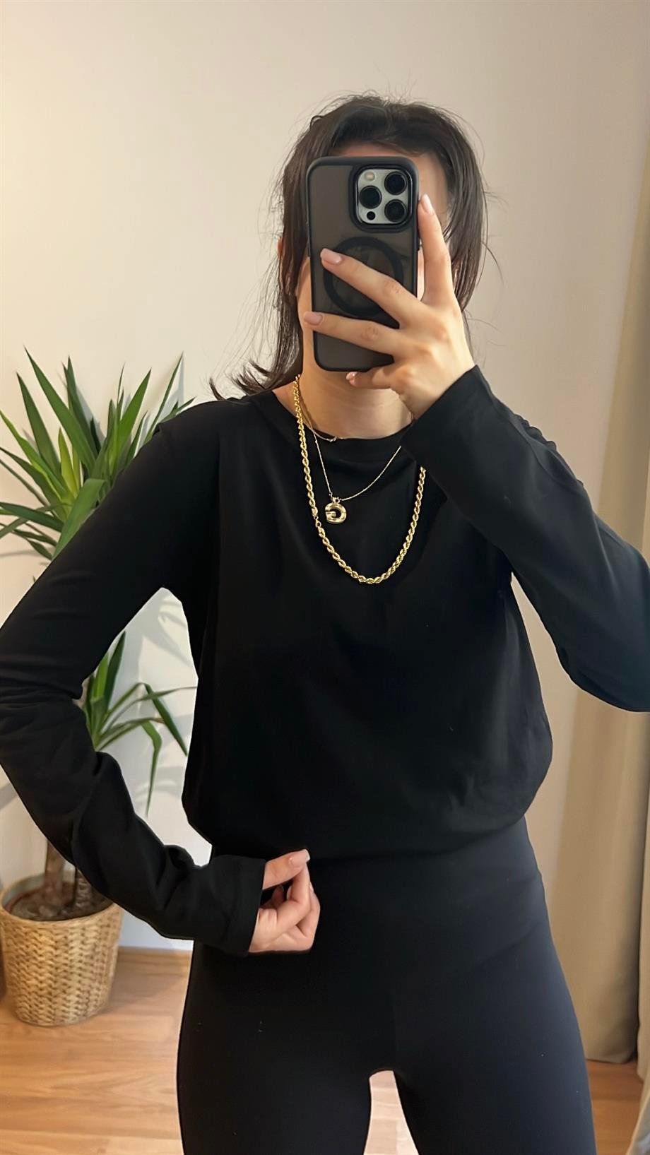 SİYAH BASIC UZUN KOLLU TİŞÖRT 