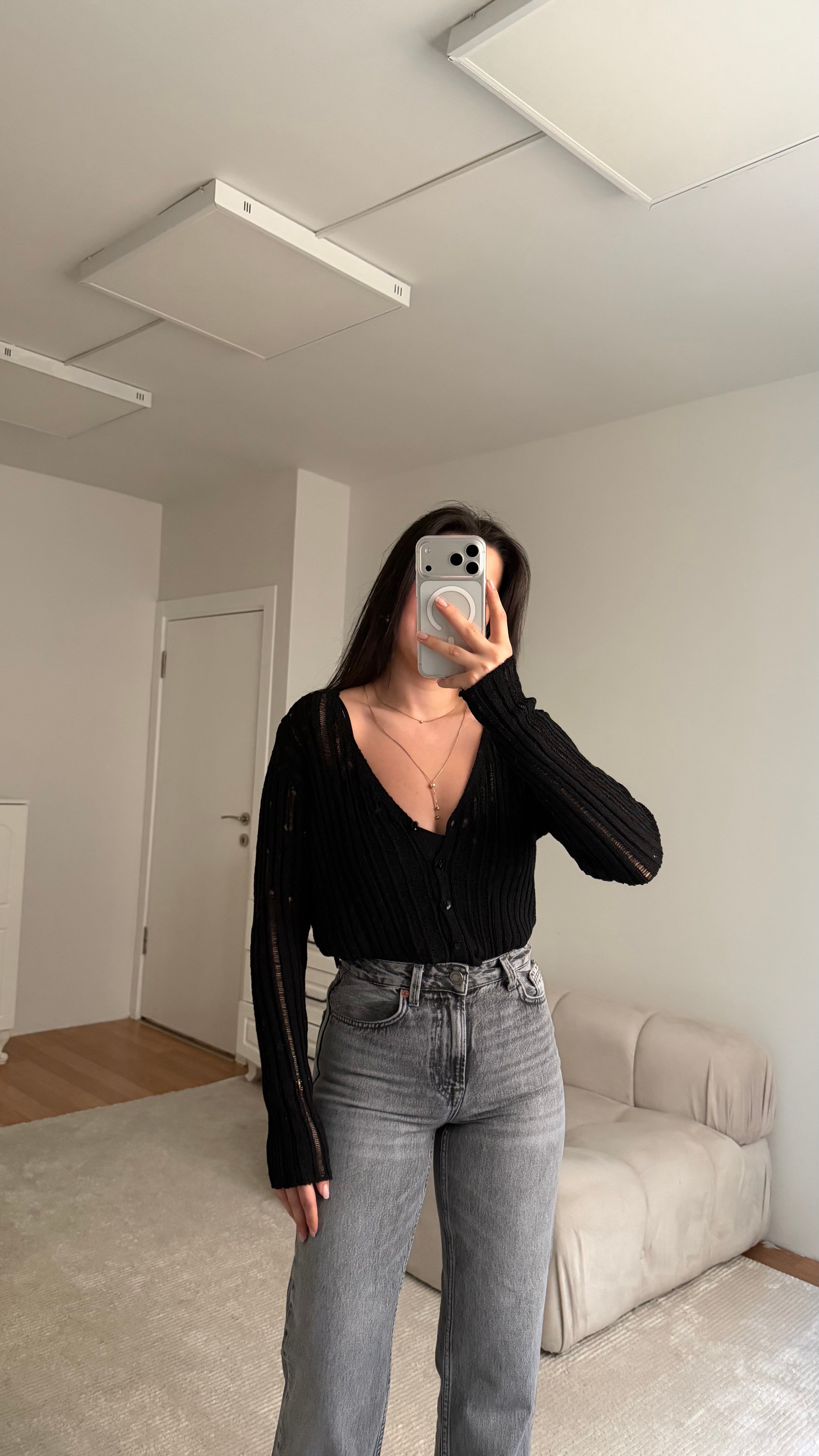 Siyah Basic V Yaka Düğmeli Hırka