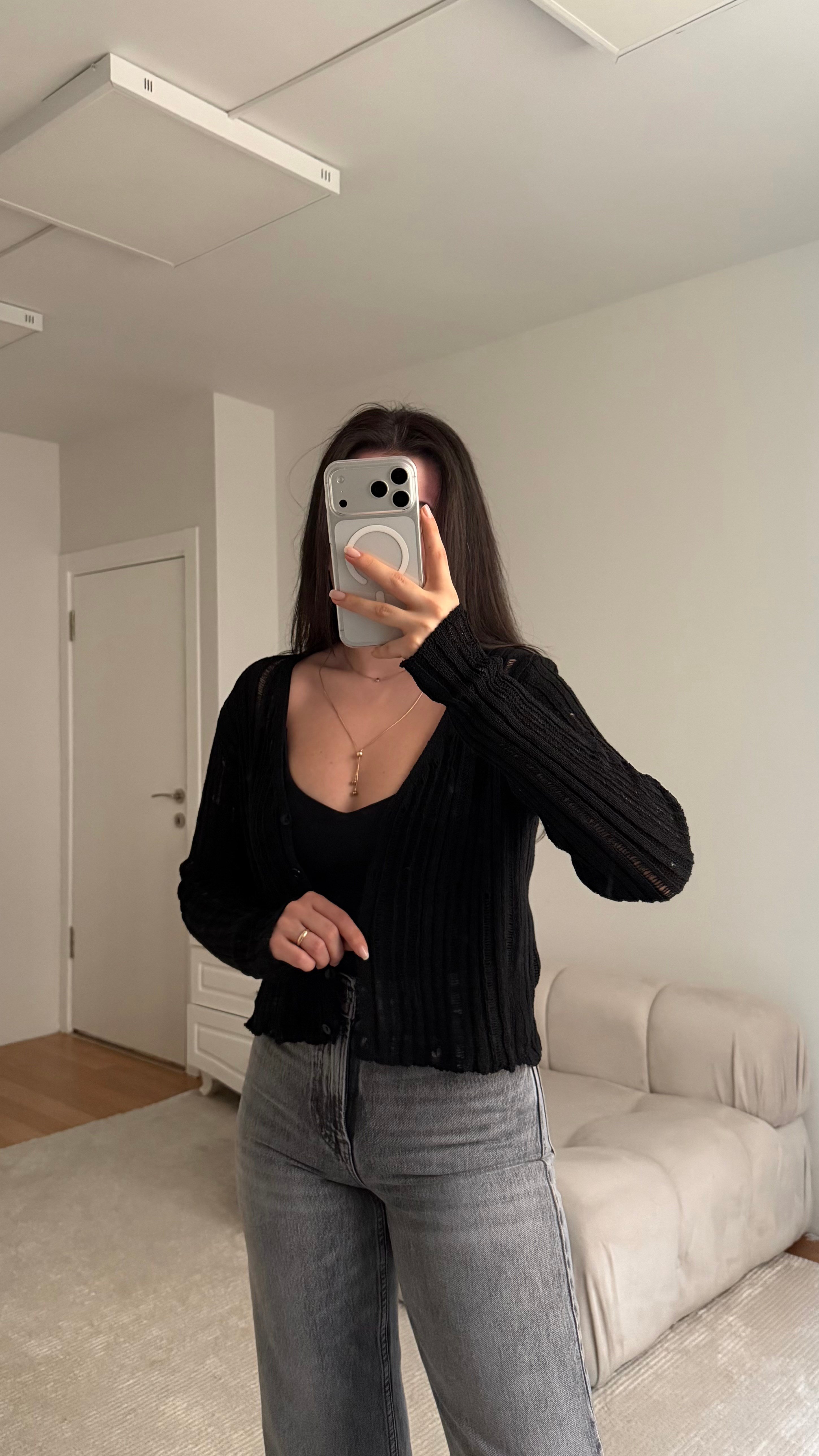 Siyah Basic V Yaka Düğmeli Hırka