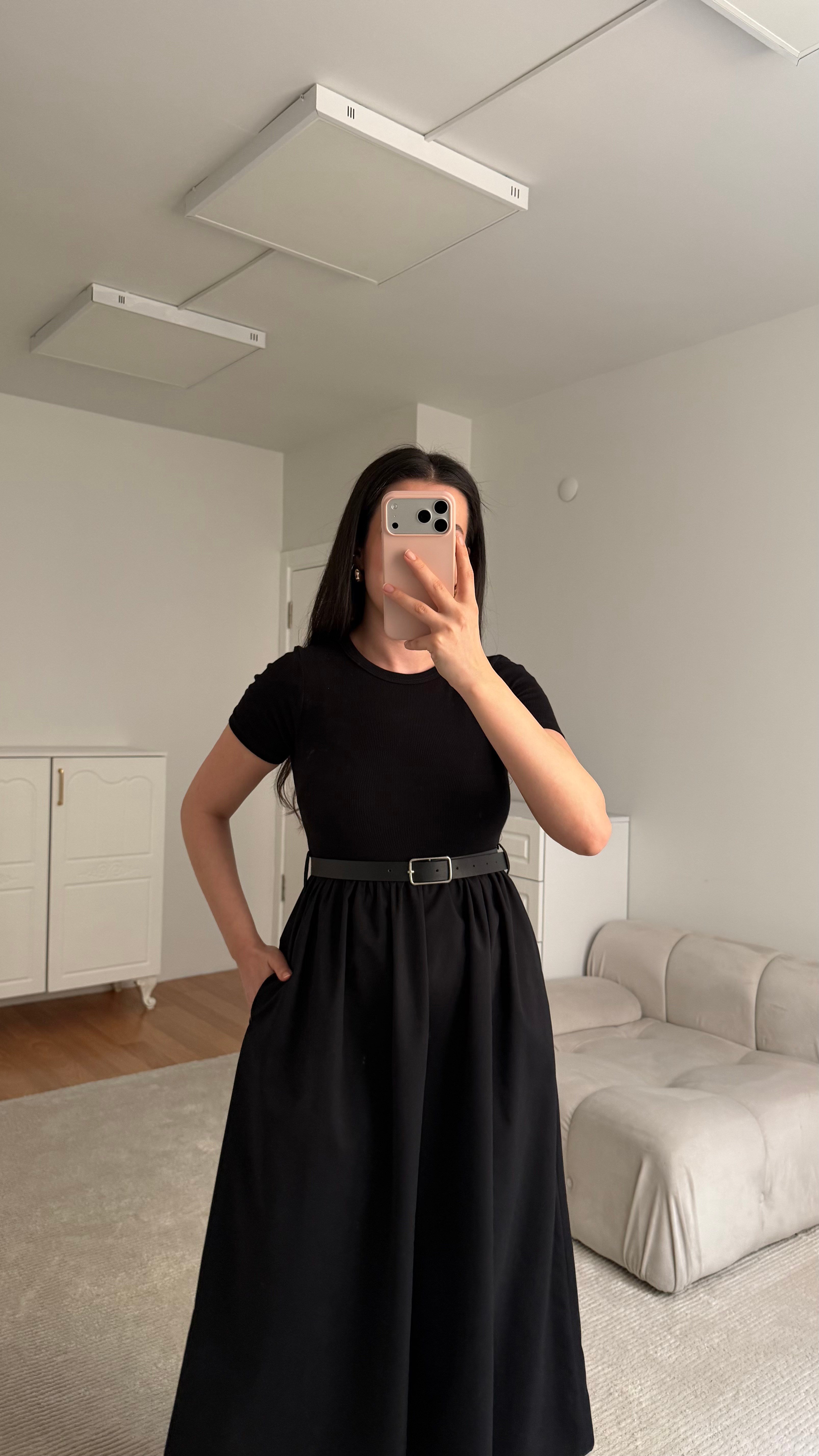 Siyah Bisiklet Yaka Kısa Kol Kemerli Elbise