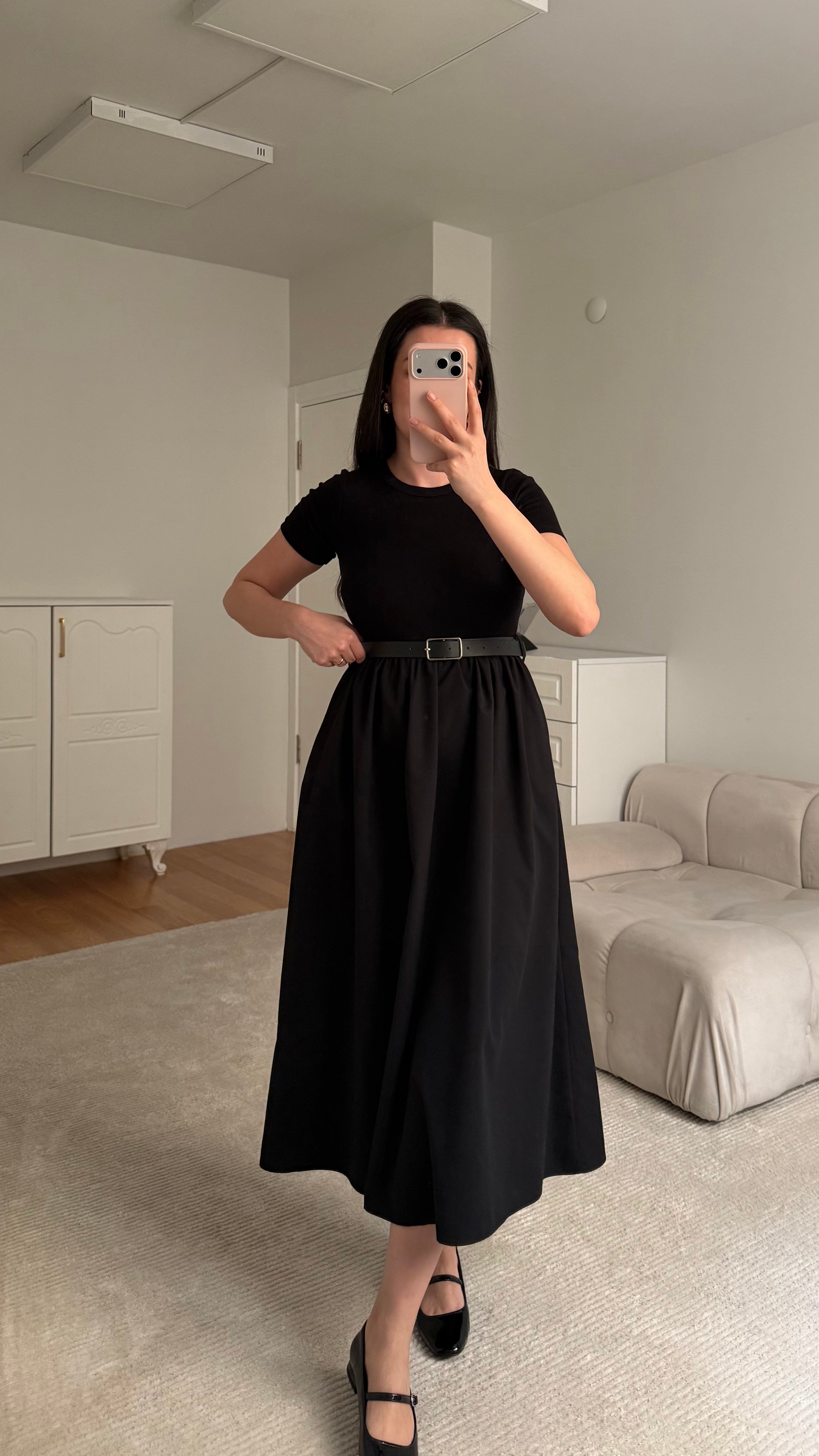 Siyah Bisiklet Yaka Kısa Kol Kemerli Elbise