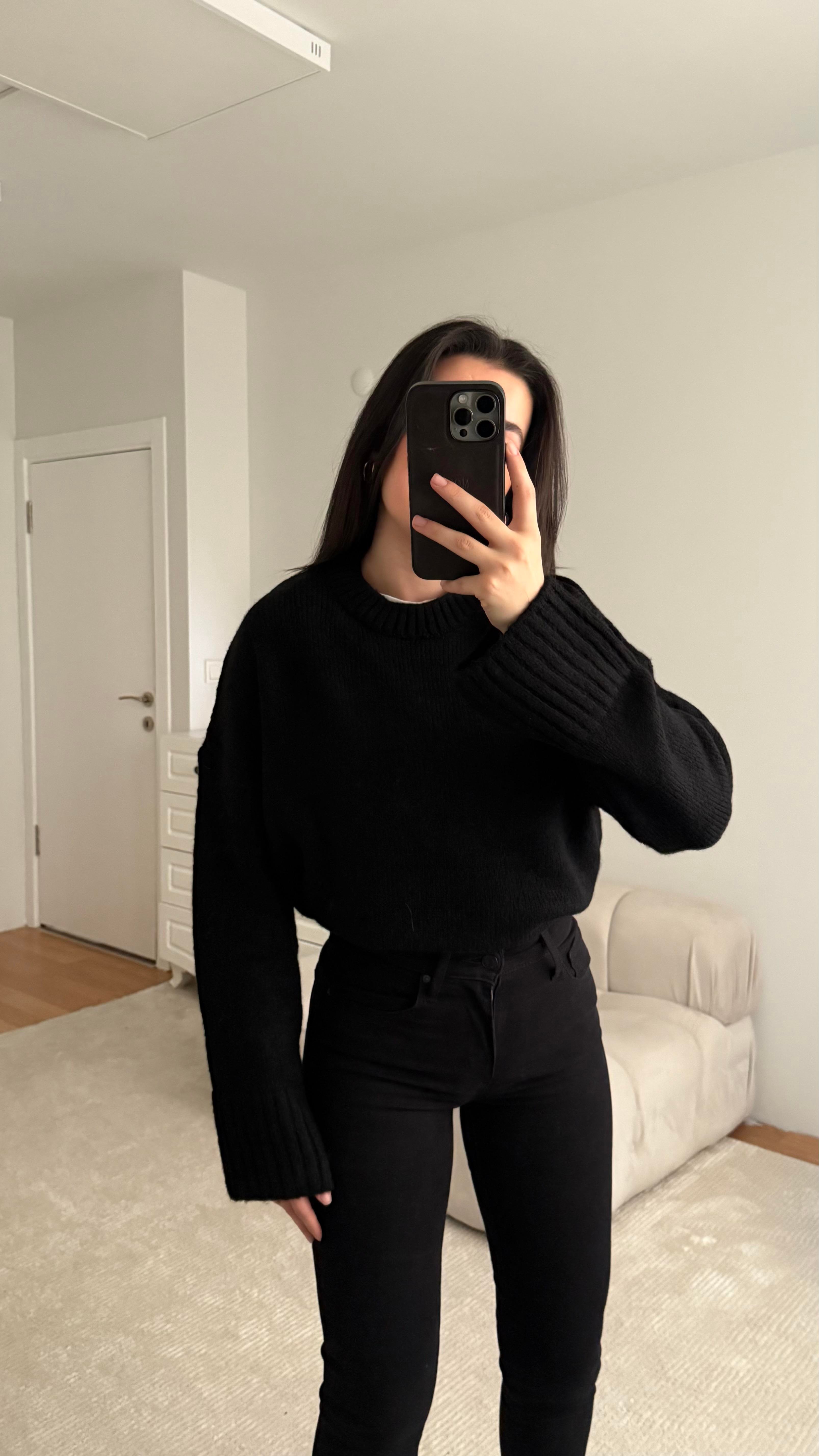 Siyah Bisiklet Yaka Oversize Triko