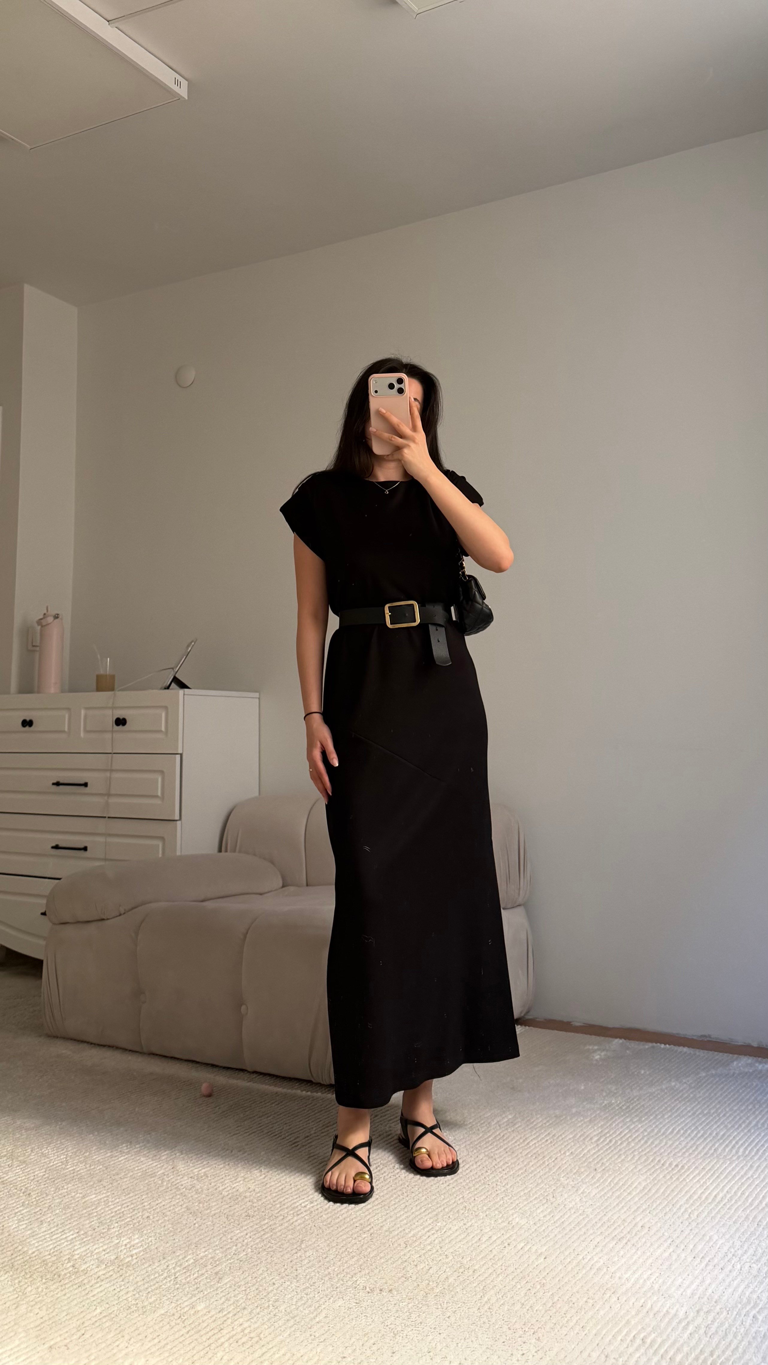 Siyah Bisiklet Yaka Vatkalı Dökümlü Maxi Elbise