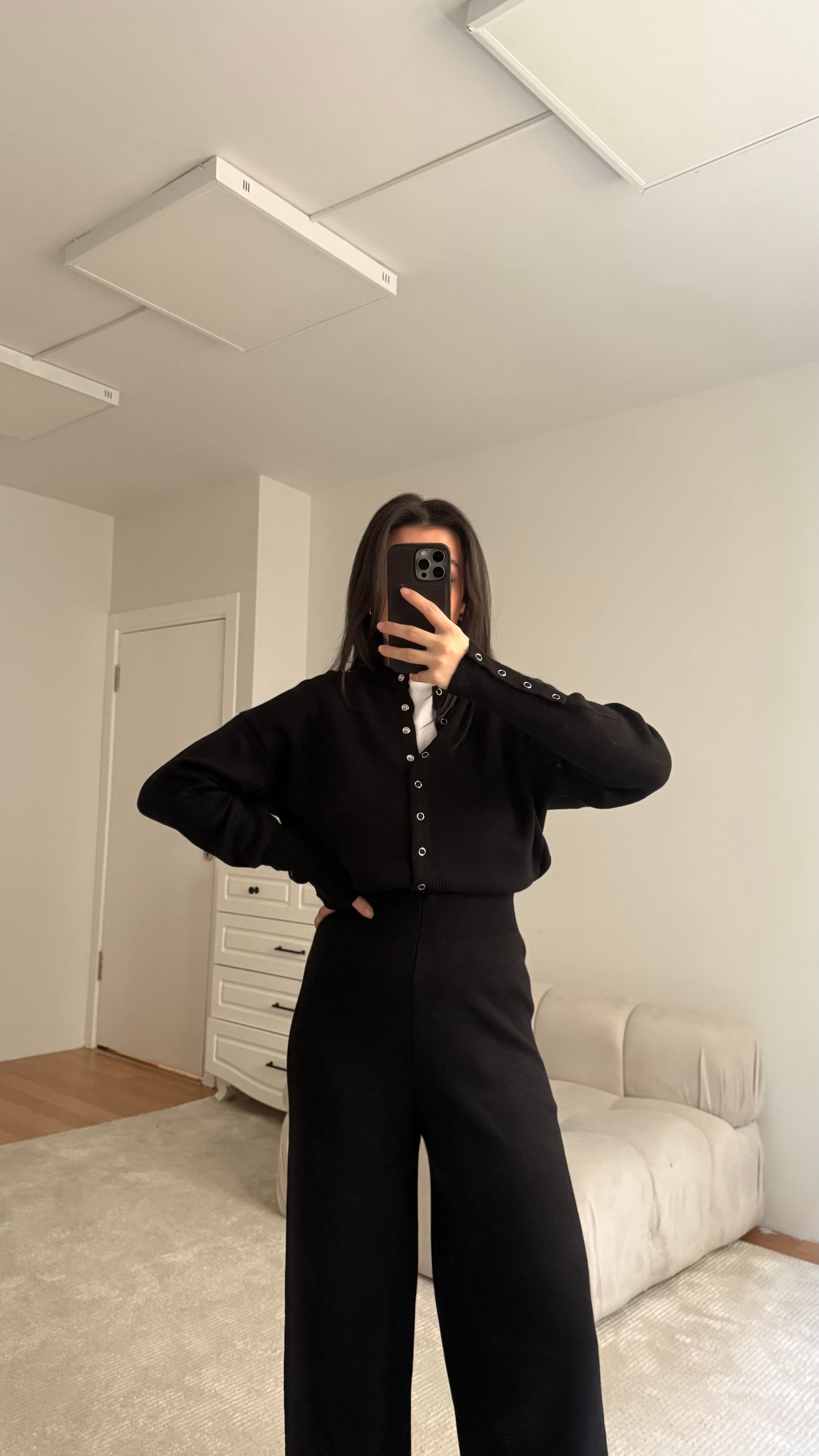 Siyah Çıtçıtlı Triko Takım