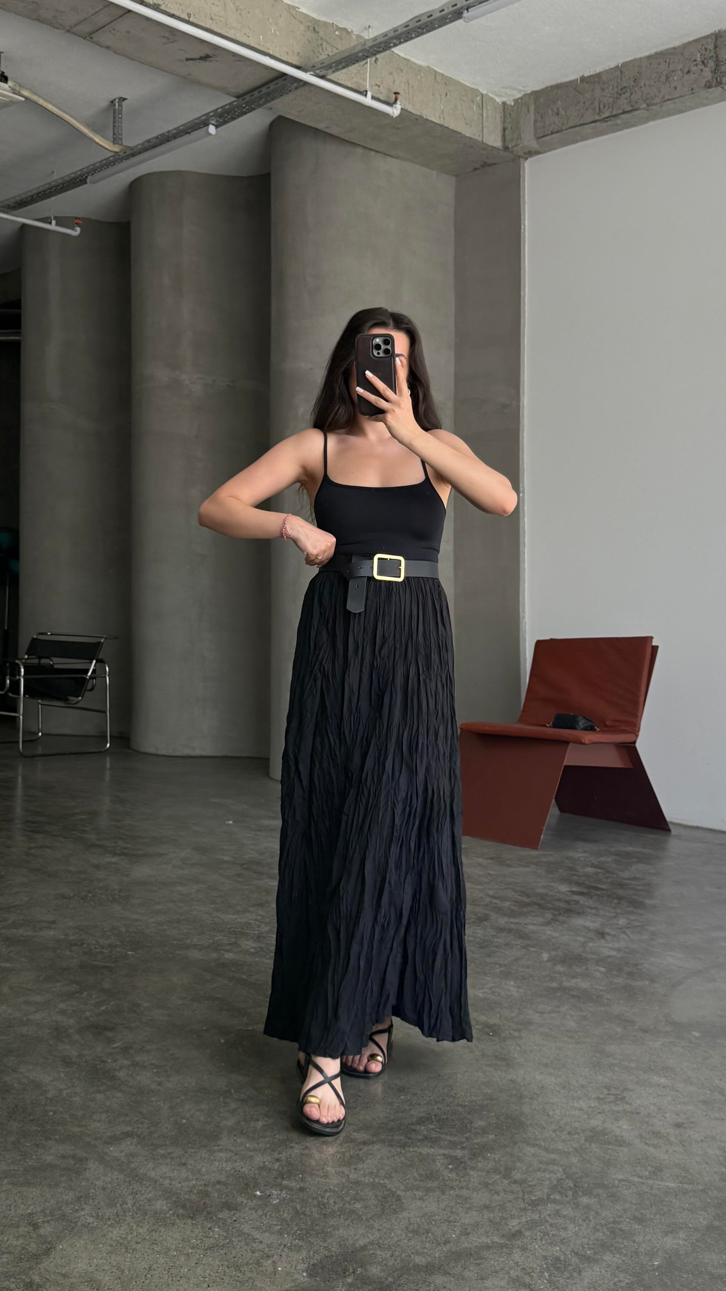 Siyah Crush Kırışık Efektli Midi Etek