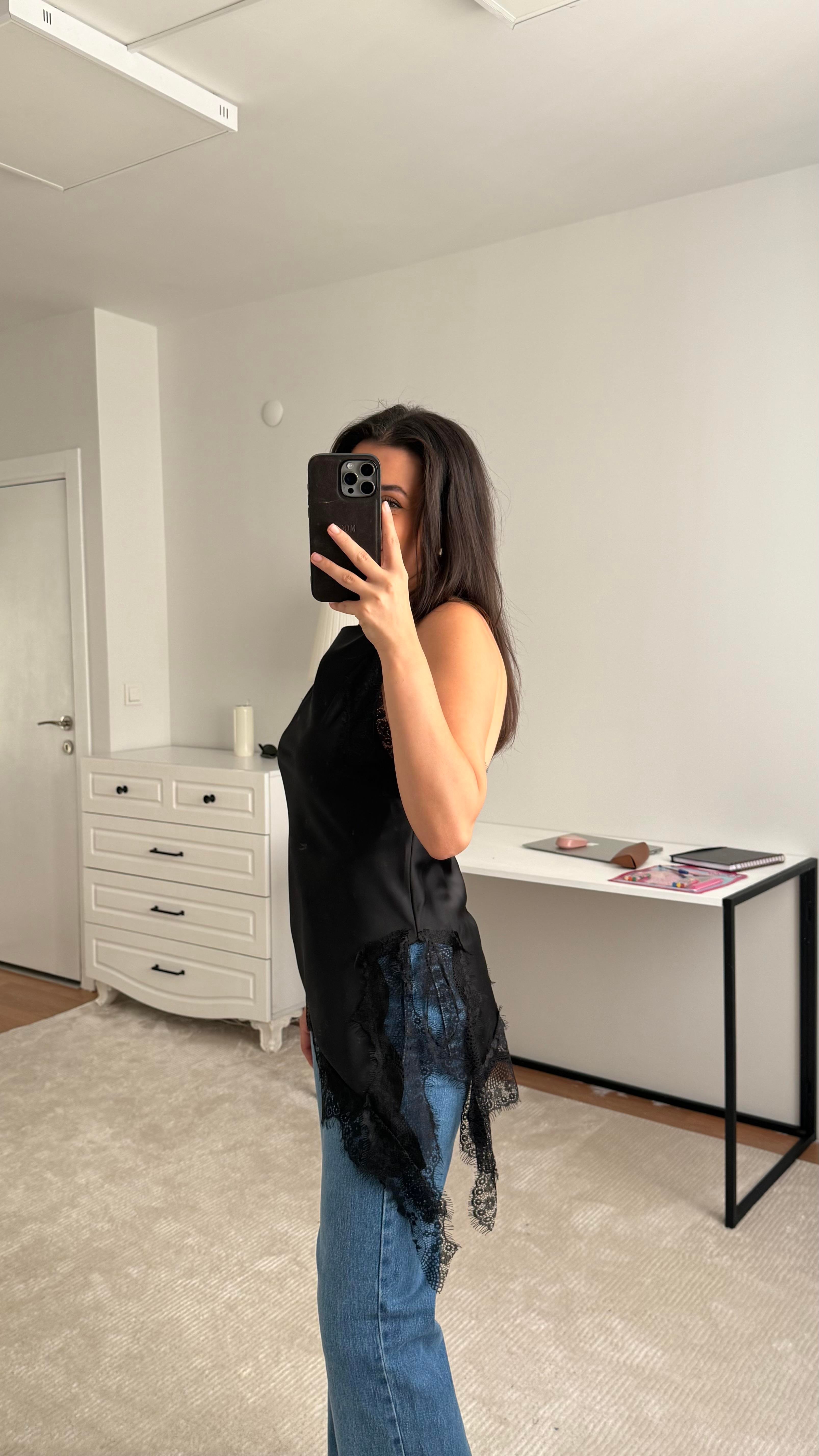 Siyah Dantelli Halter Yaka Top