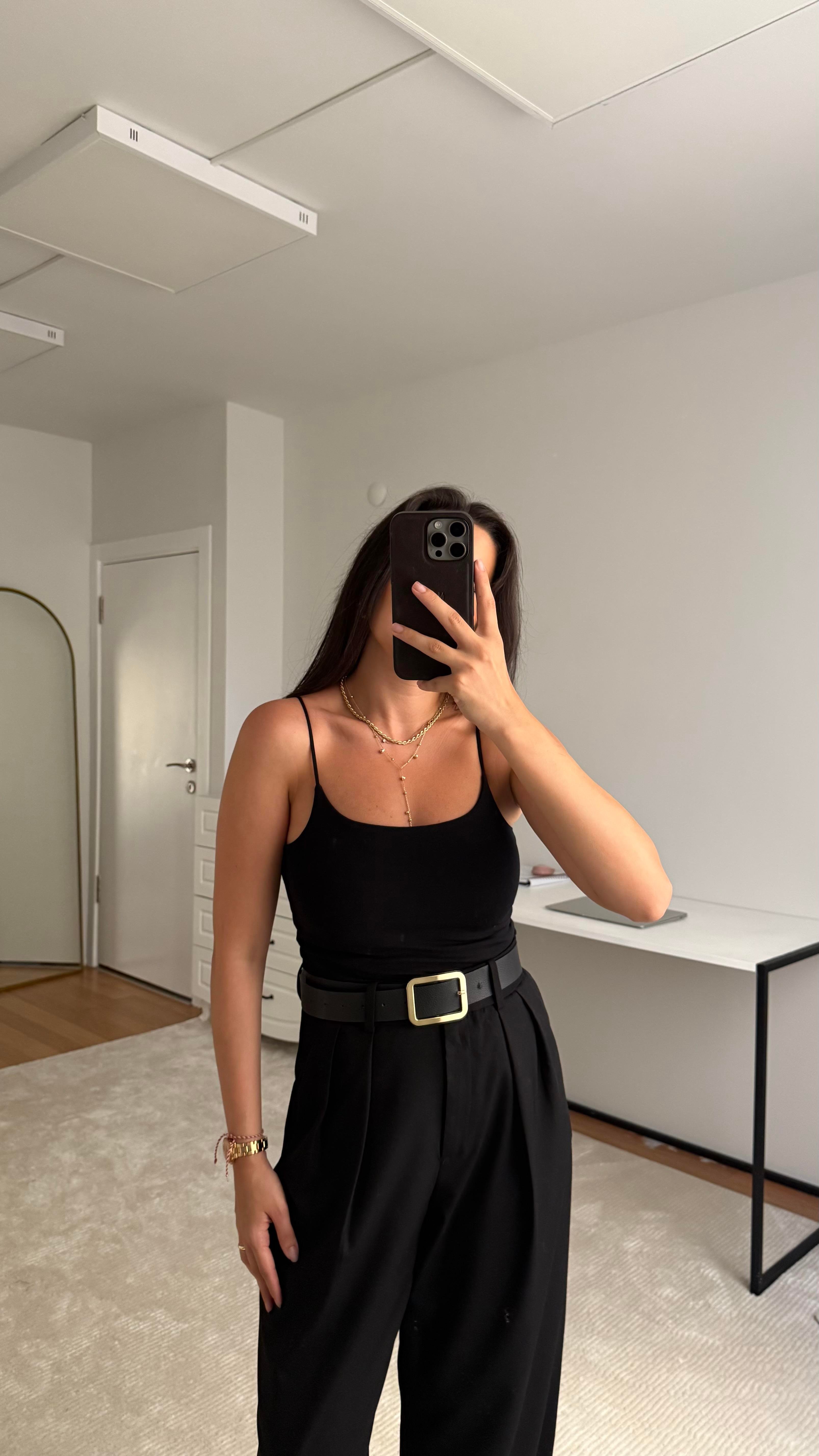 Siyah İp Askılı Bluz