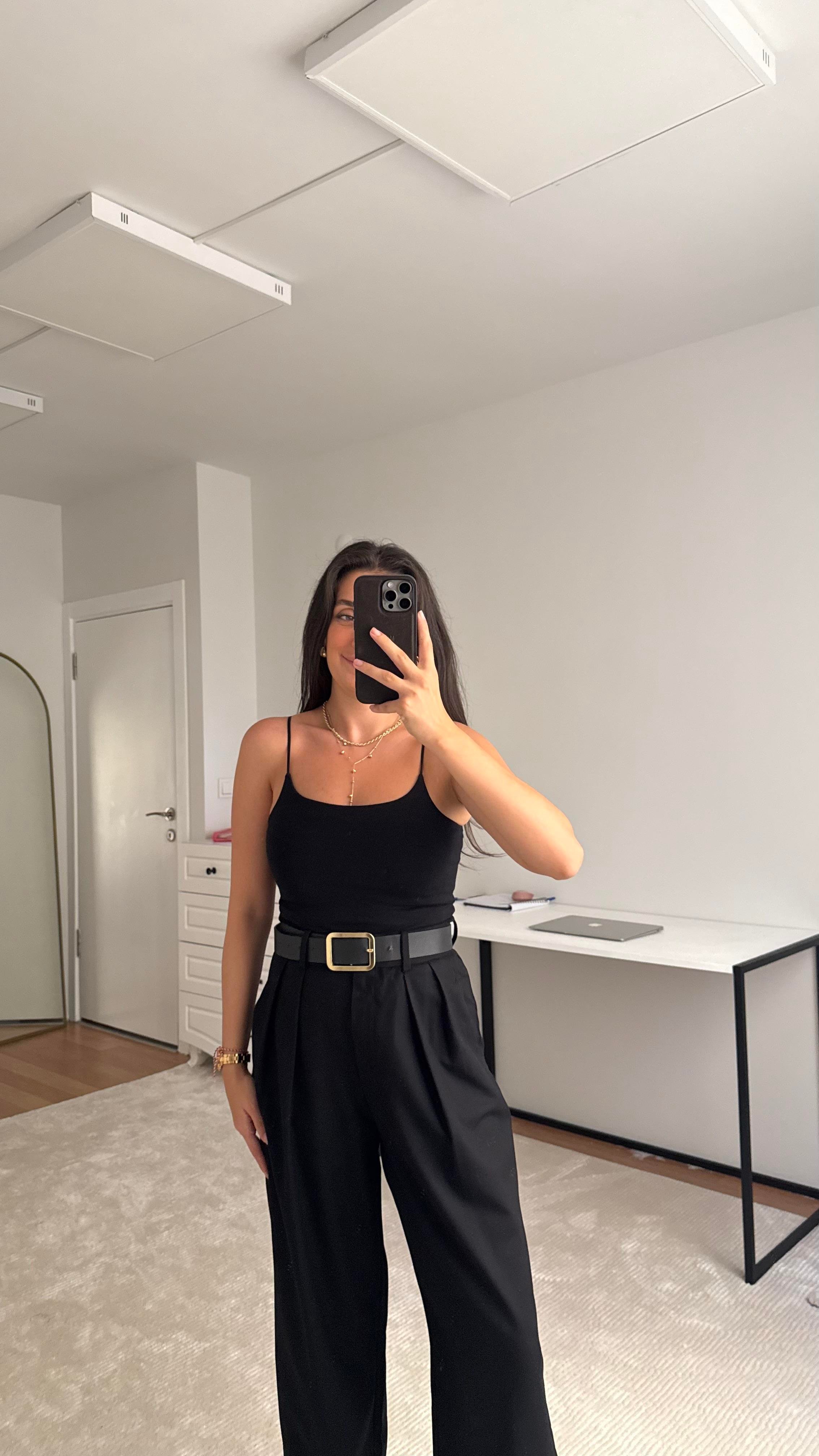 Siyah İp Askılı Bluz