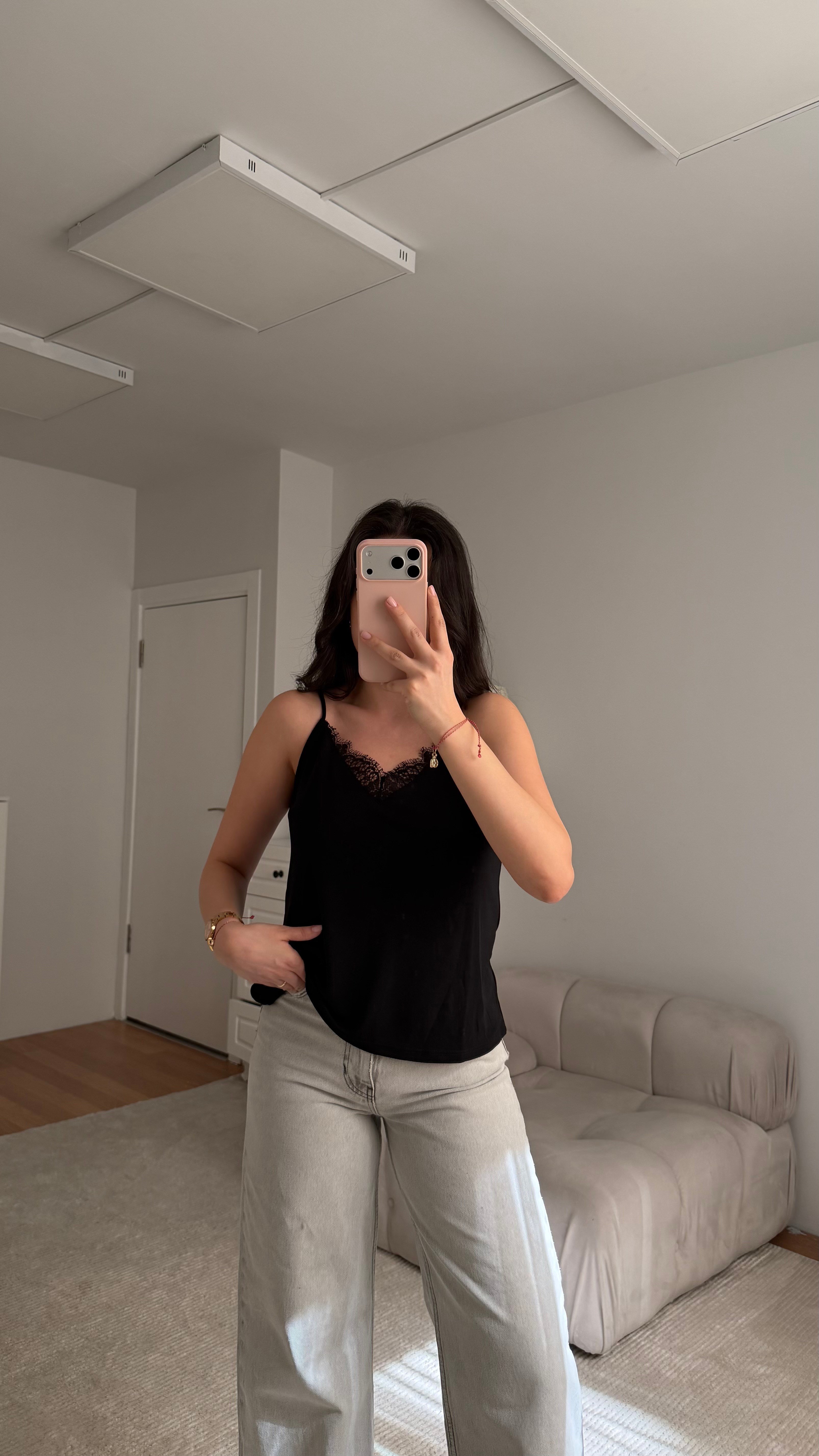 Siyah İp Askılı Dantel Detay Bluz 