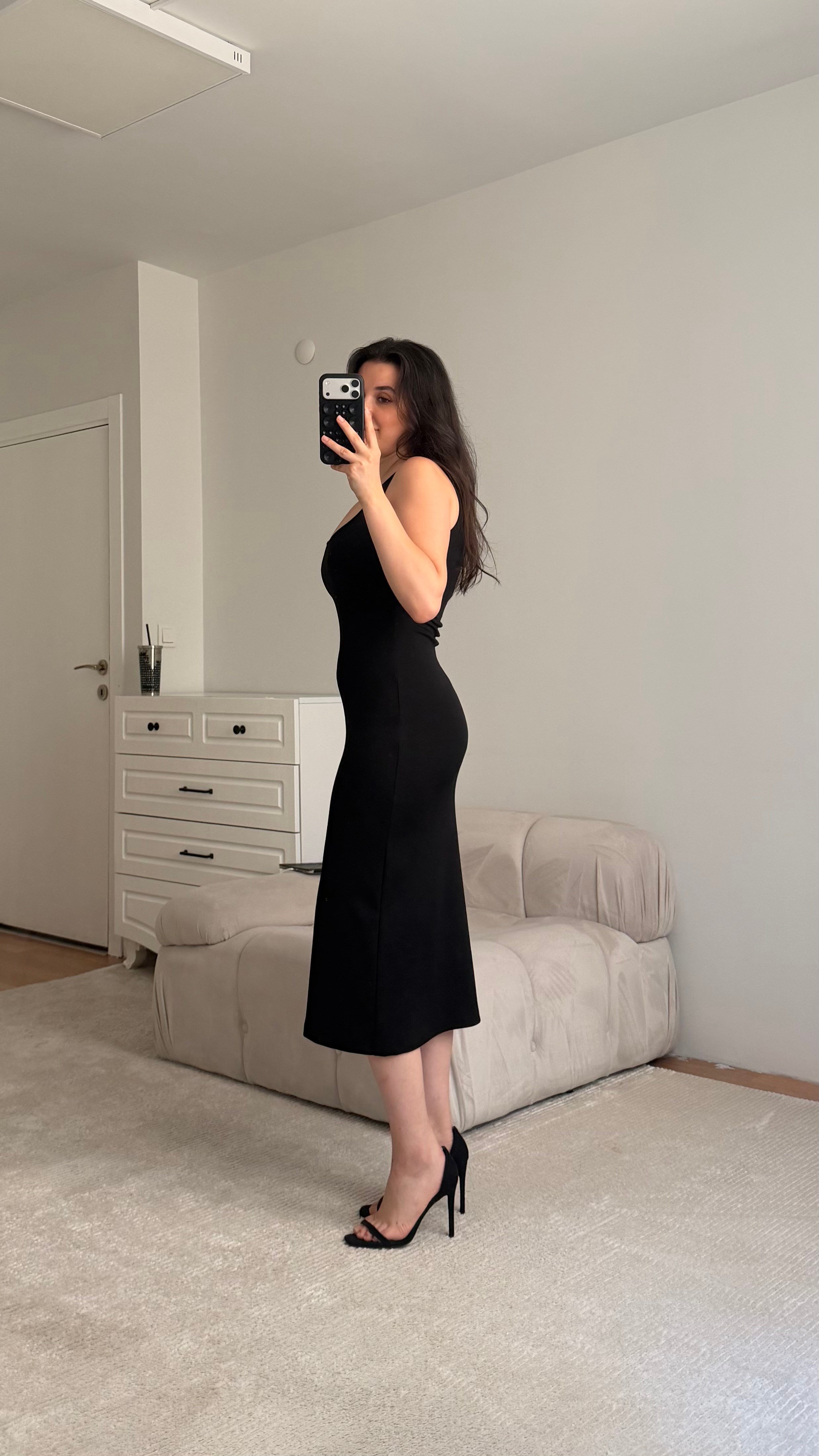 Siyah Kare Yaka Askılı Midi Elbise 