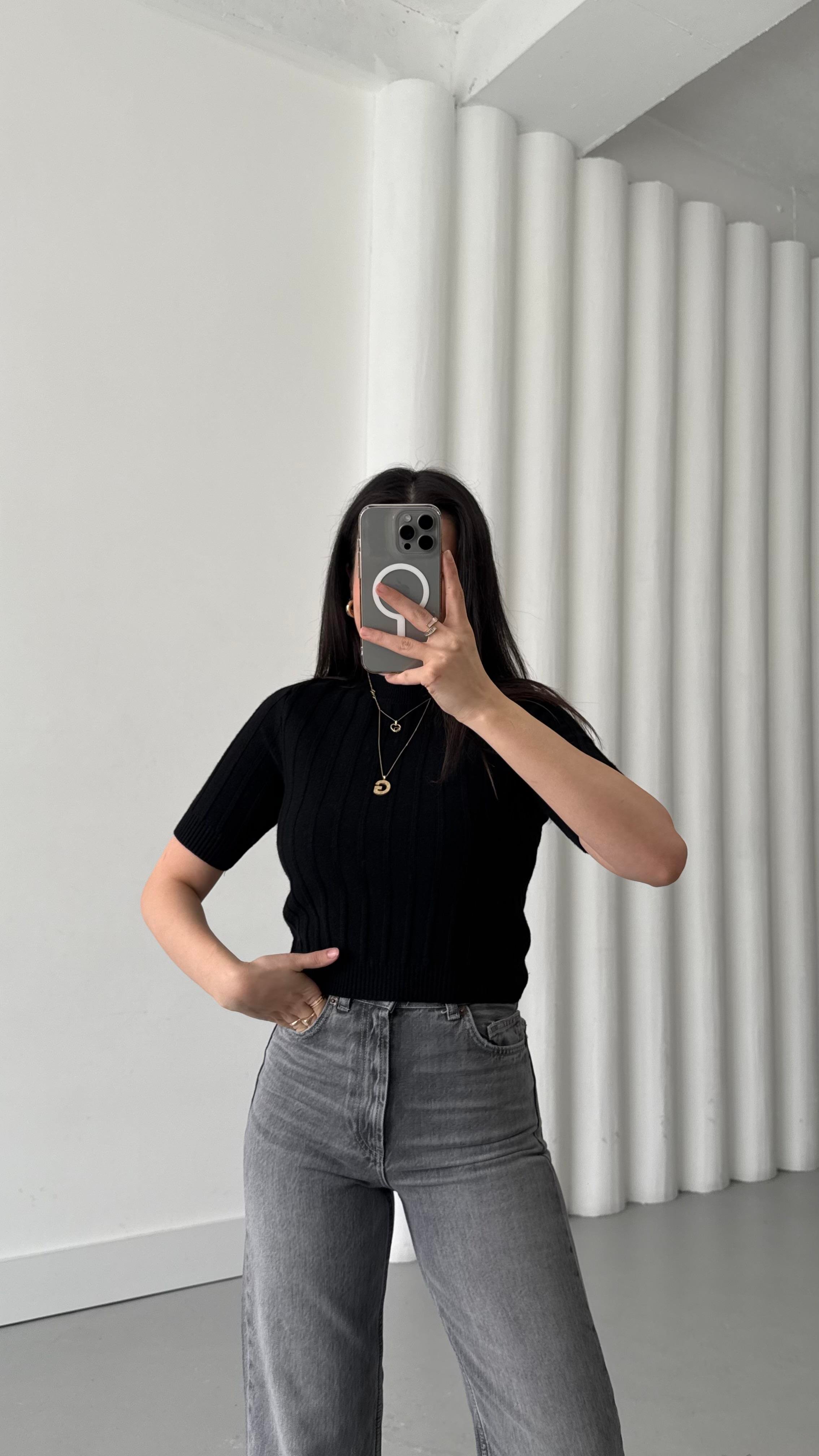 Siyah Kısa Kollu Örme Triko