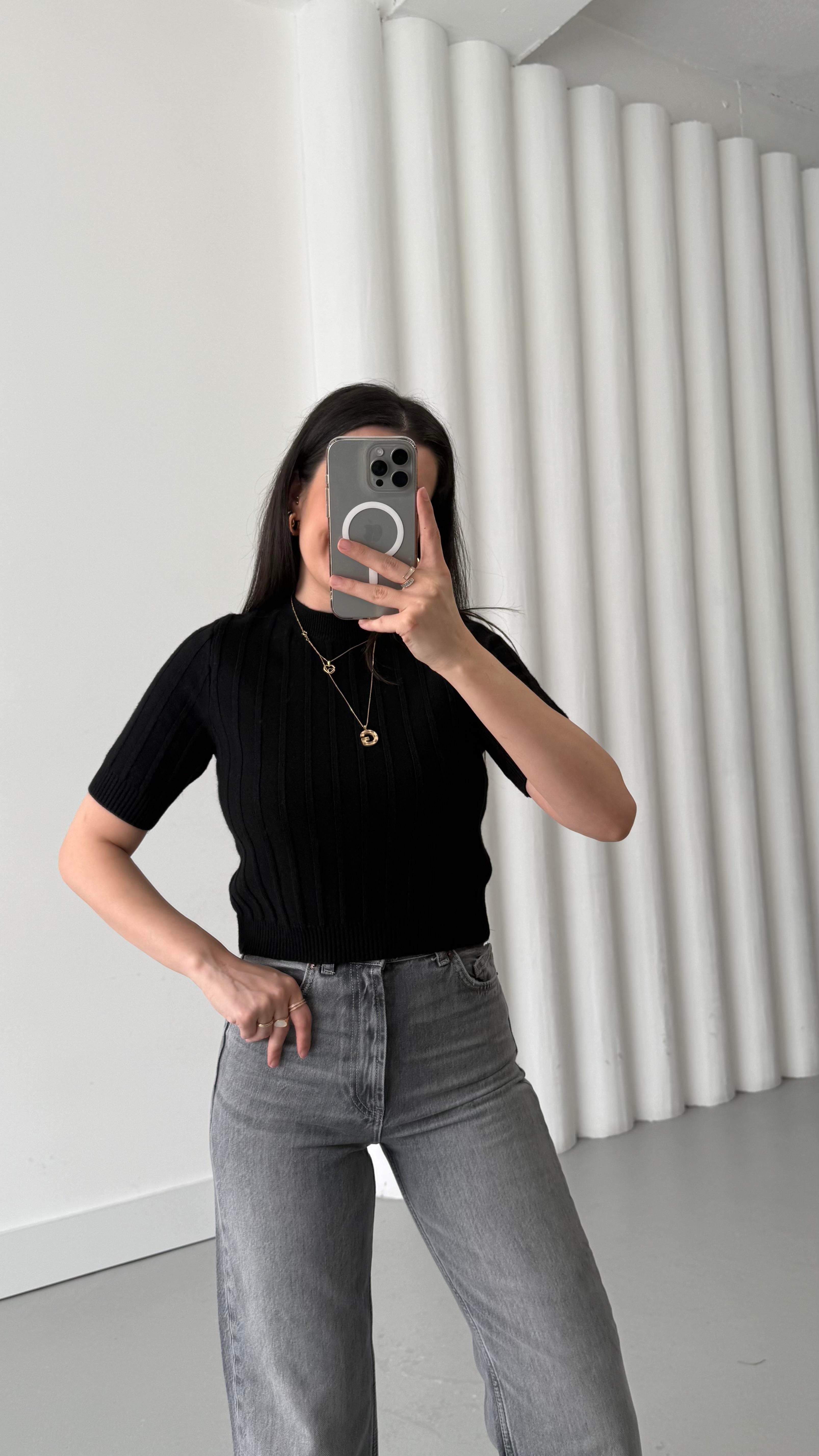 Siyah Kısa Kollu Örme Triko