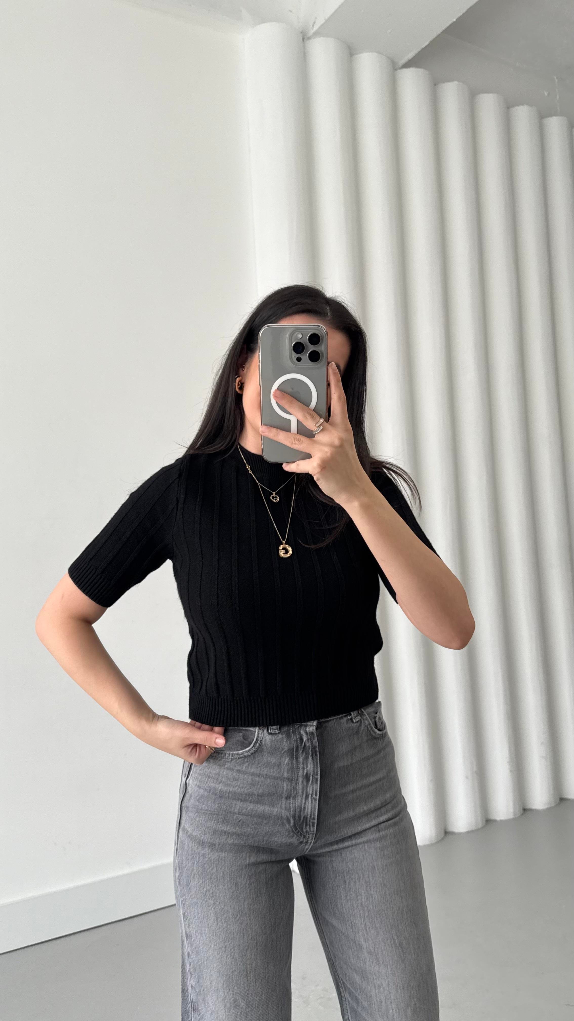 Siyah Kısa Kollu Örme Triko