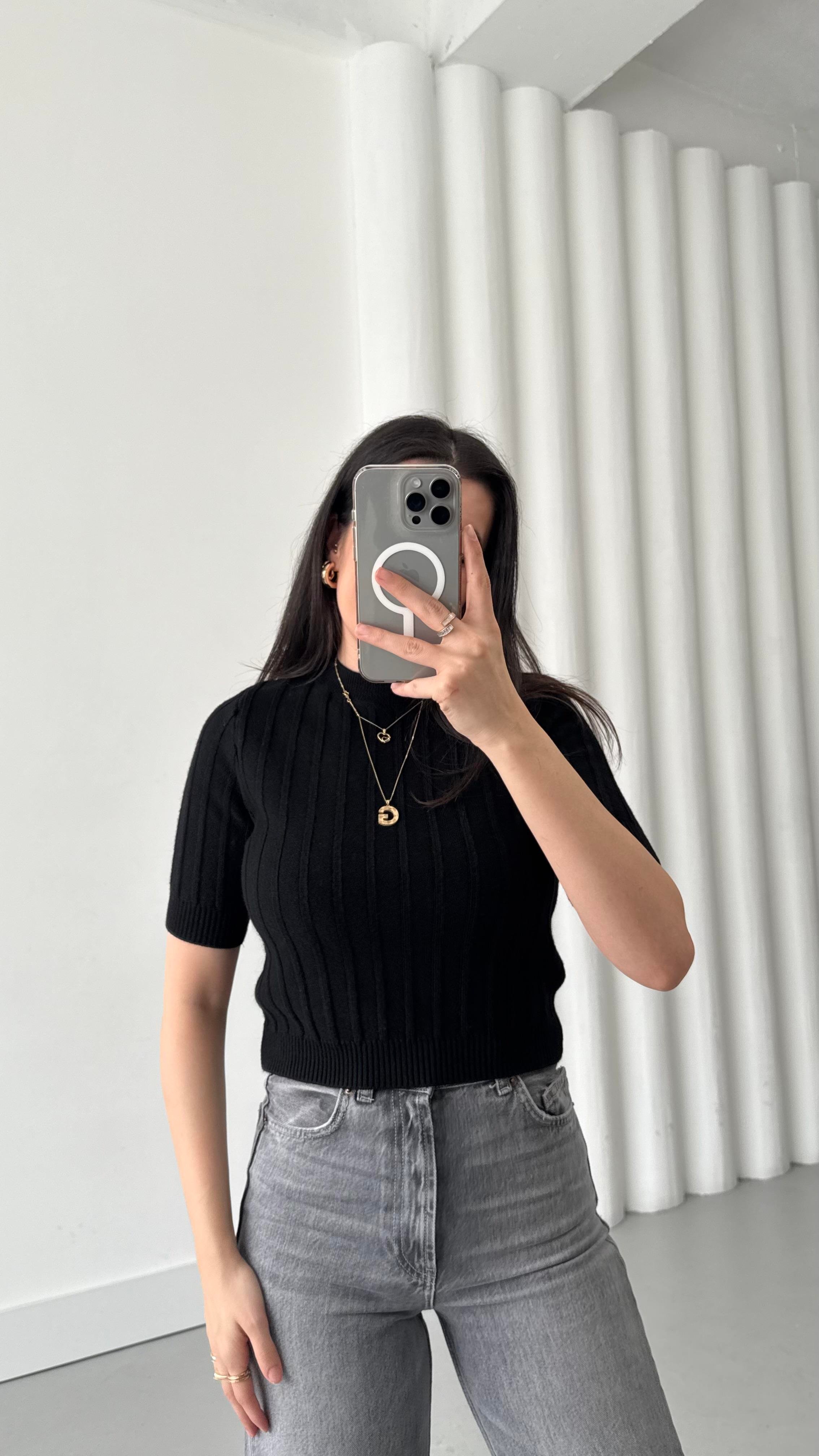 Siyah Kısa Kollu Örme Triko