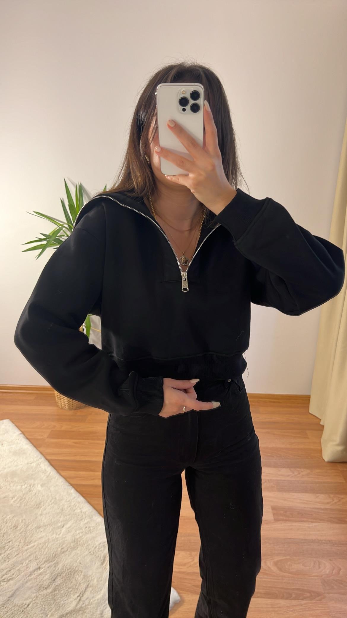 SİYAH KONVEYÖR YAKA CROP SWEAT