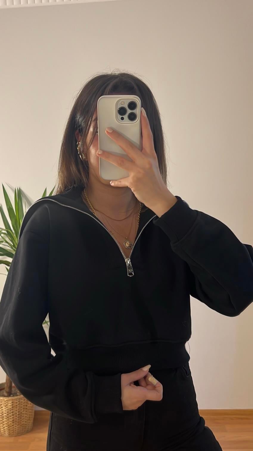 SİYAH KONVEYÖR YAKA CROP SWEAT