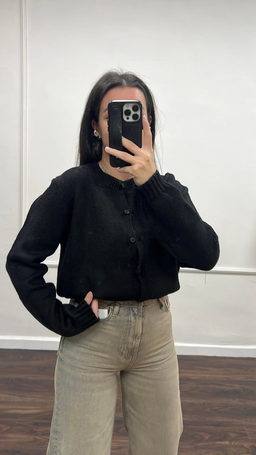 Siyah Mini Düğme Detaylı Basıc Hırka