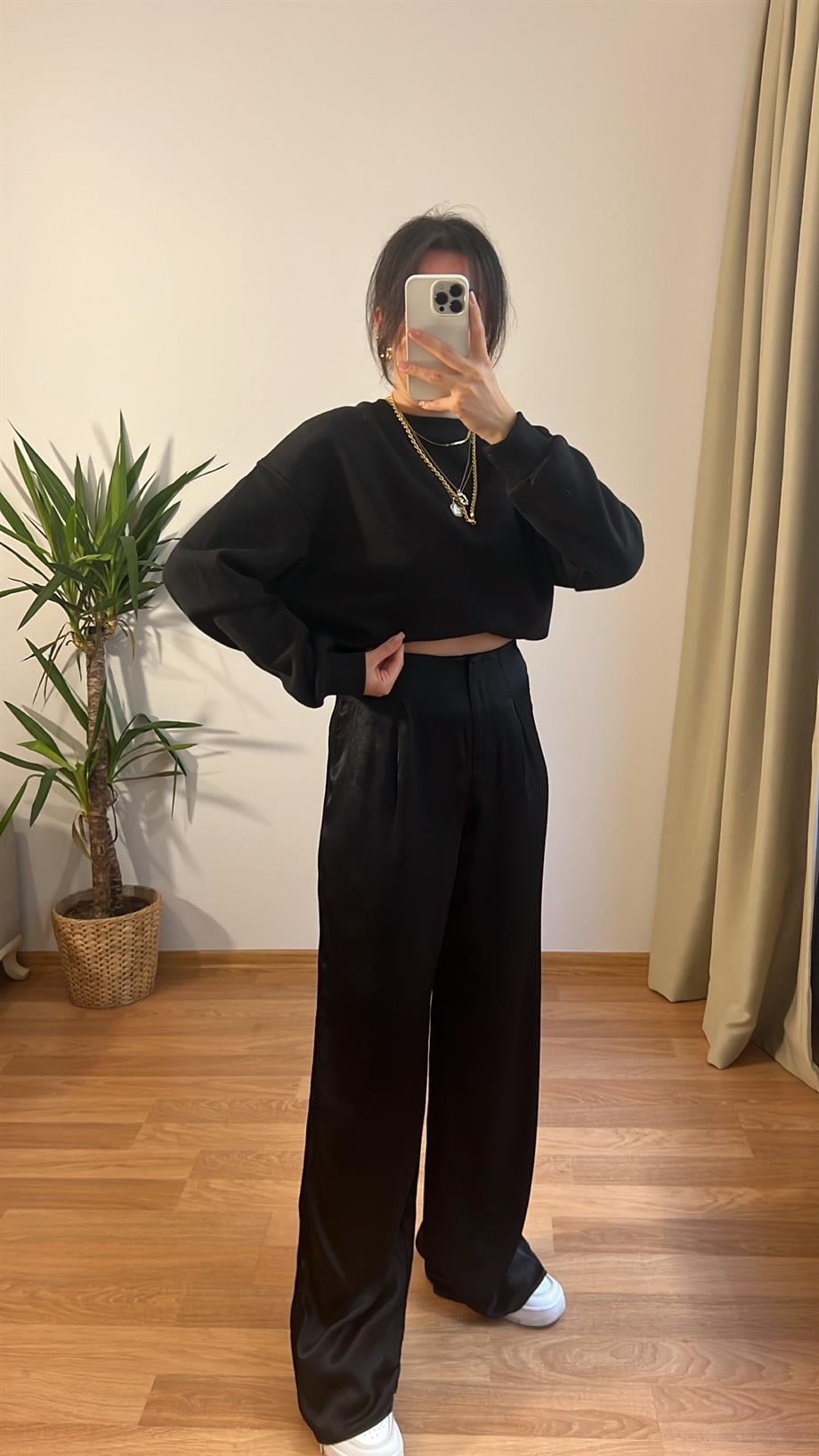 SİYAH ŞARDONLU SWEATSHİRT