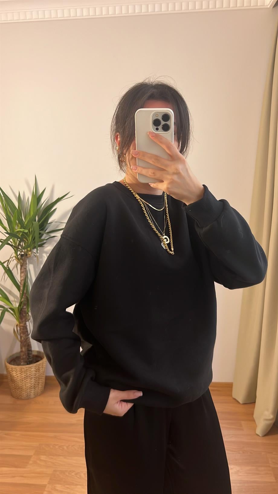 SİYAH ŞARDONLU SWEATSHİRT