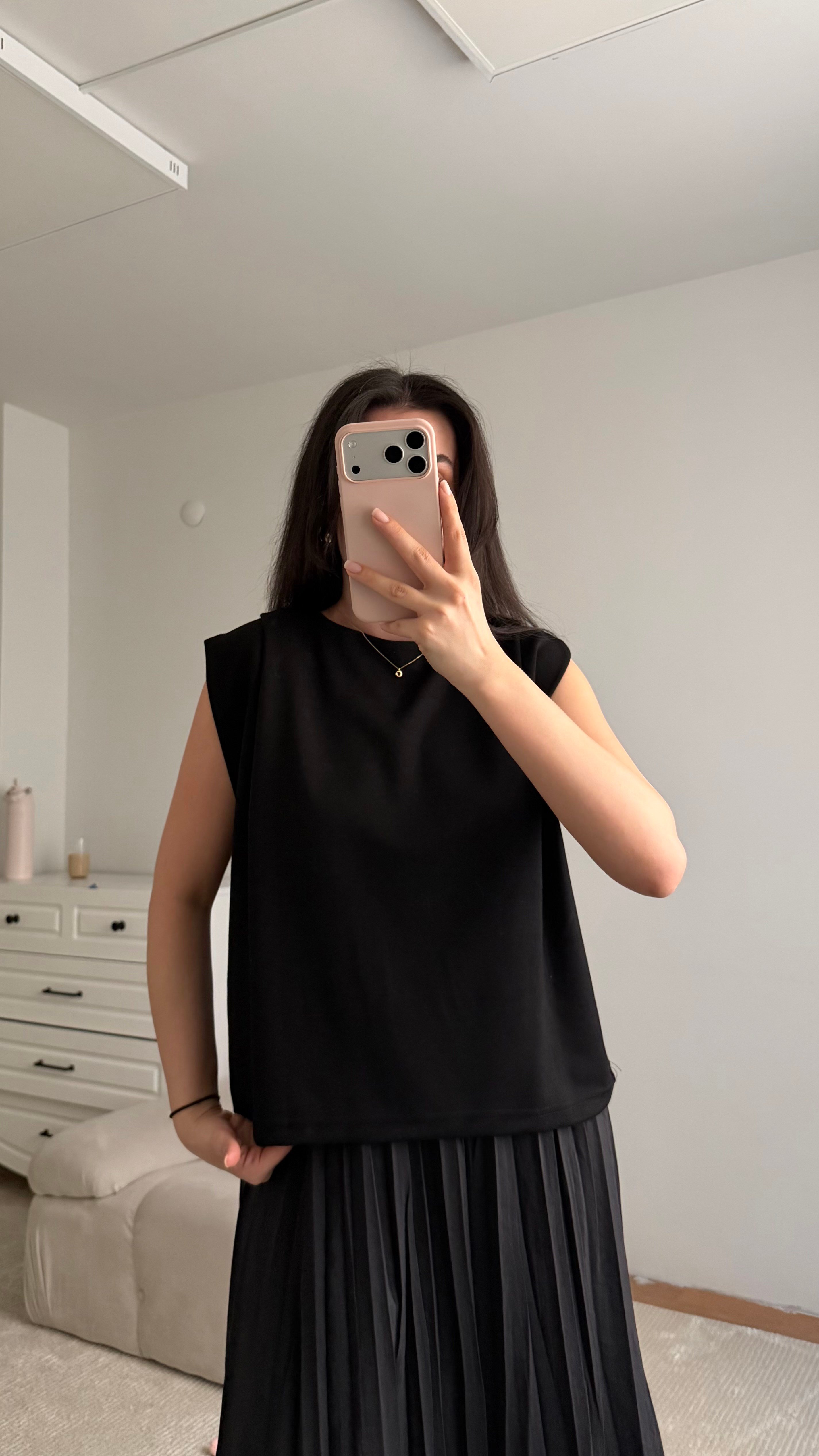 Siyah Sıfır Kol Vatkalı Premium Bluz