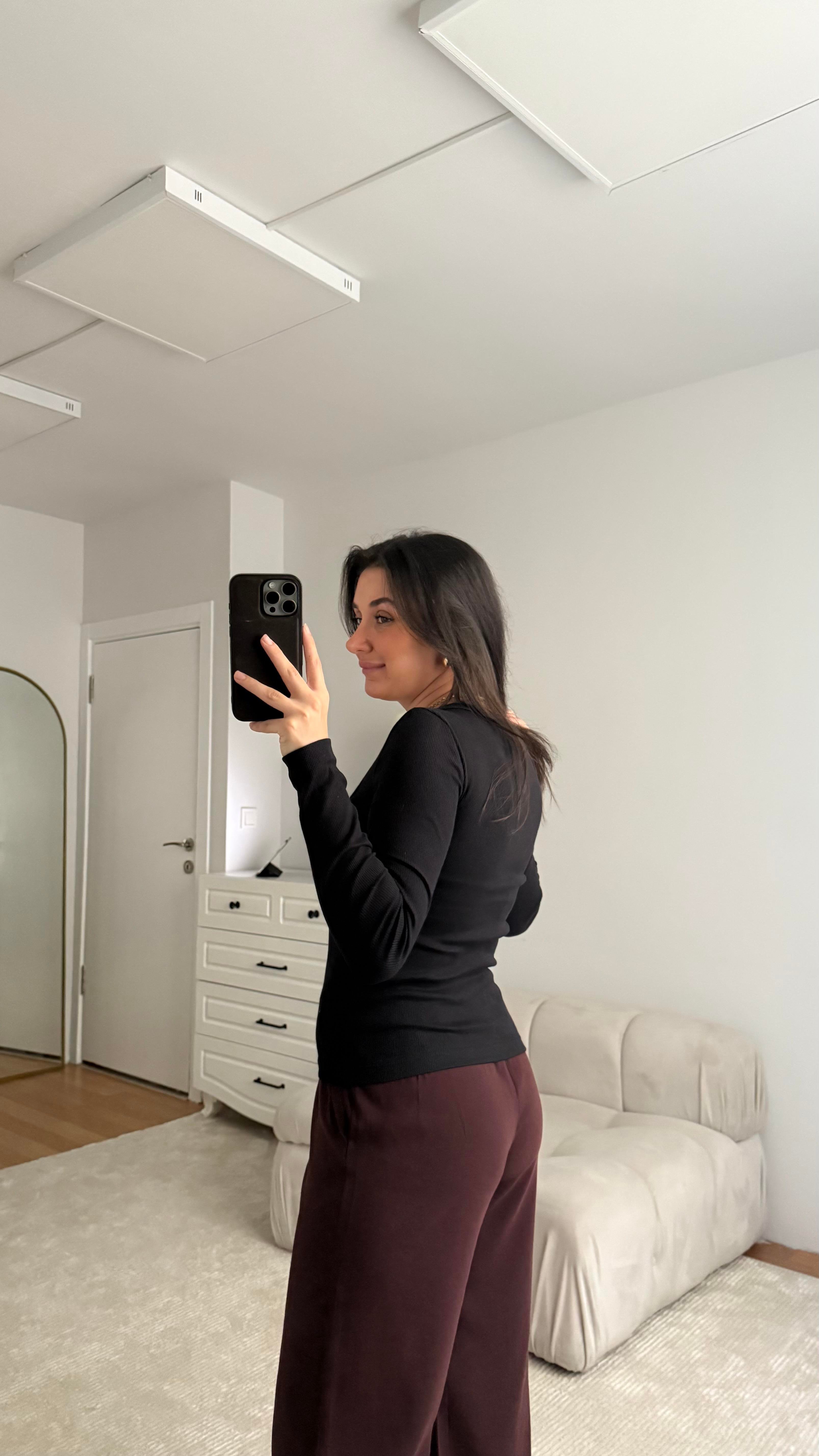 Siyah U Yaka Basic Uzun Kollu Badi