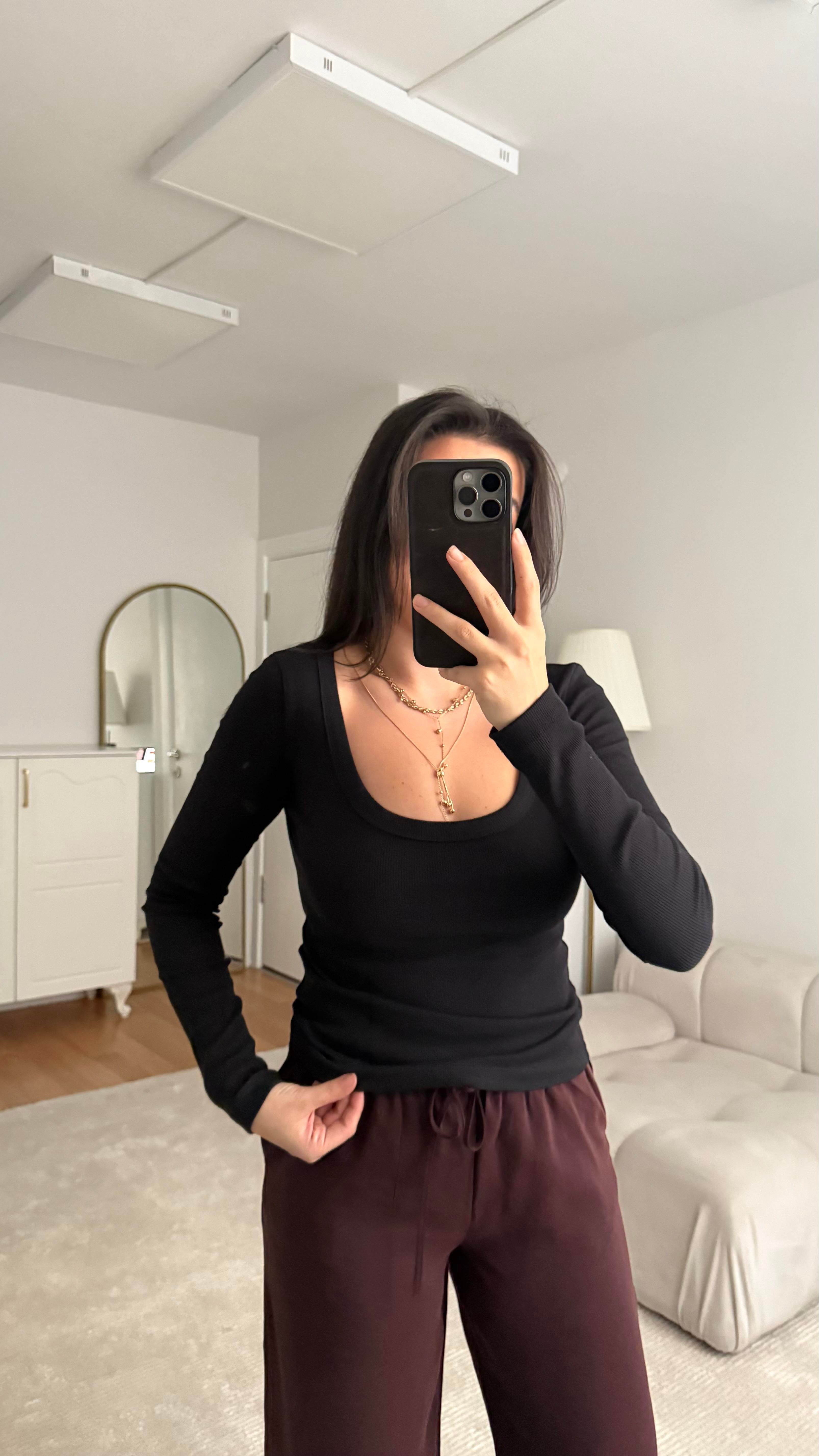 Siyah U Yaka Basic Uzun Kollu Badi