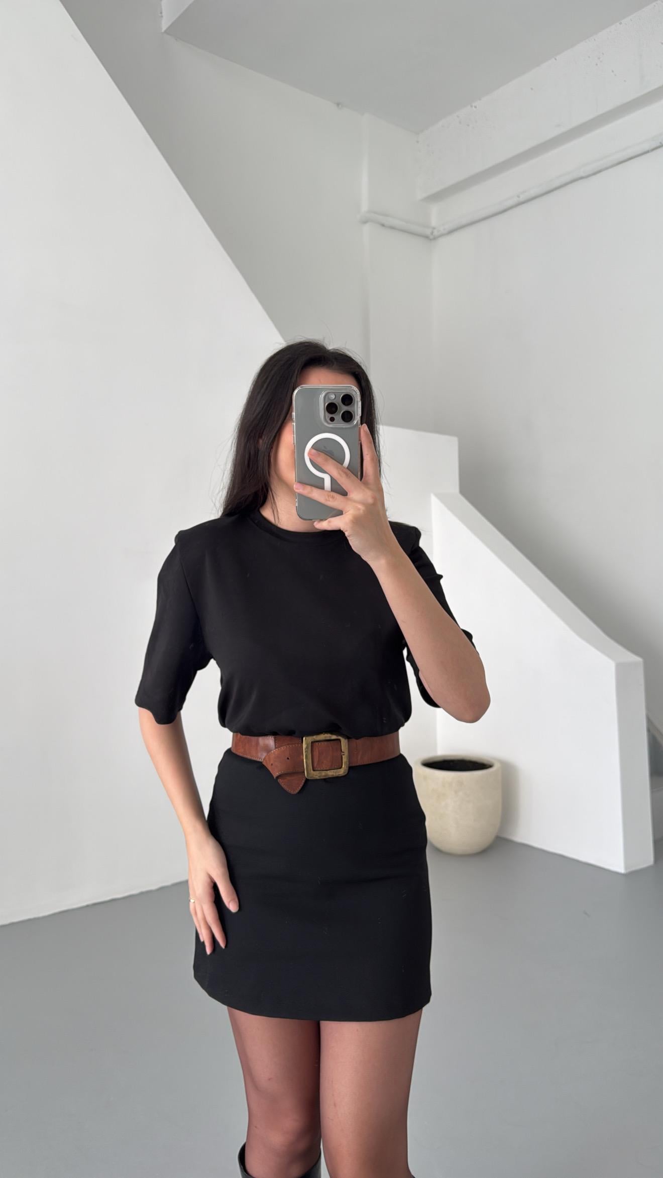 Siyah Vatkalı Basıc Tişört