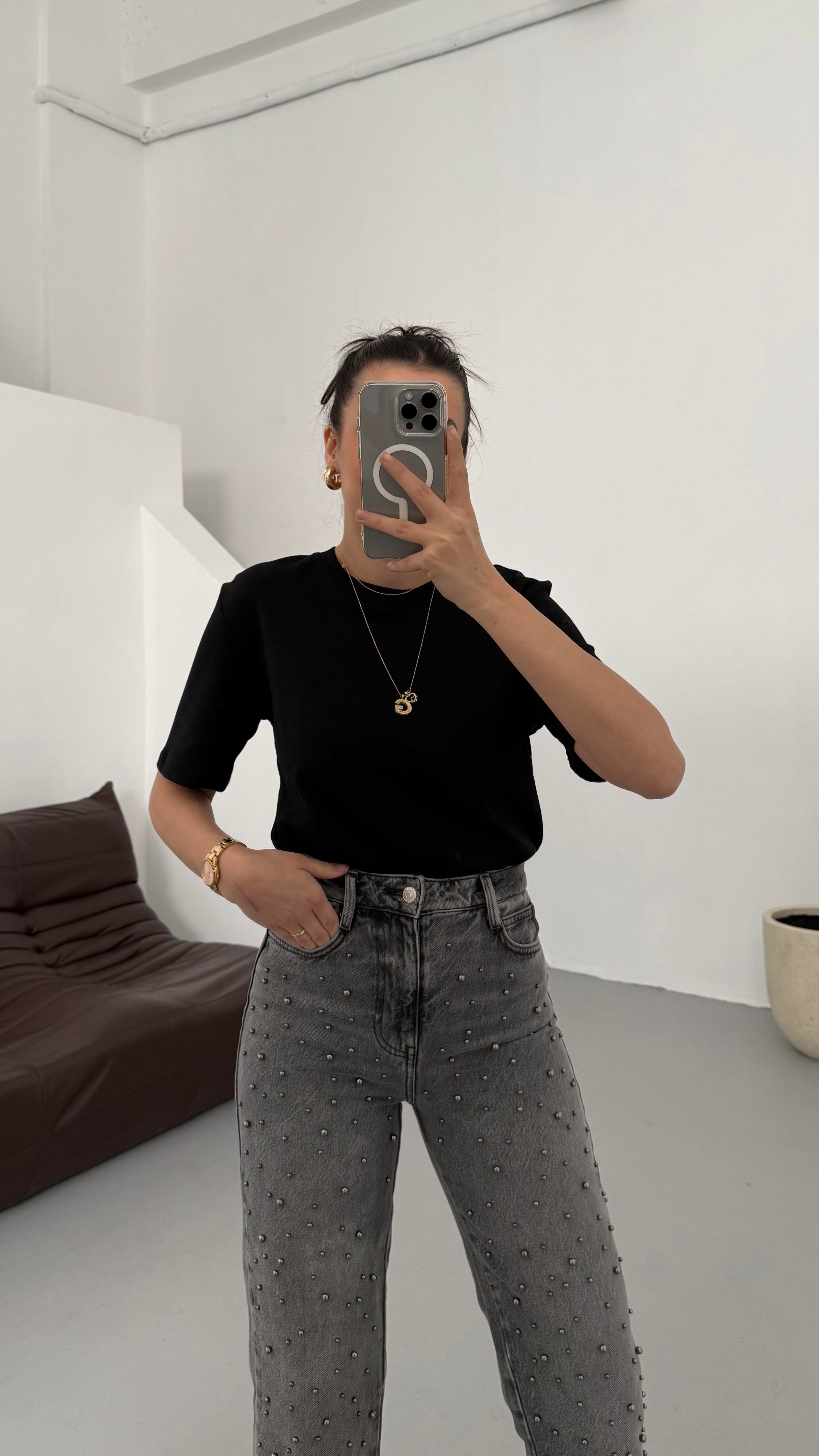 Siyah Vatkalı Basıc Tişört