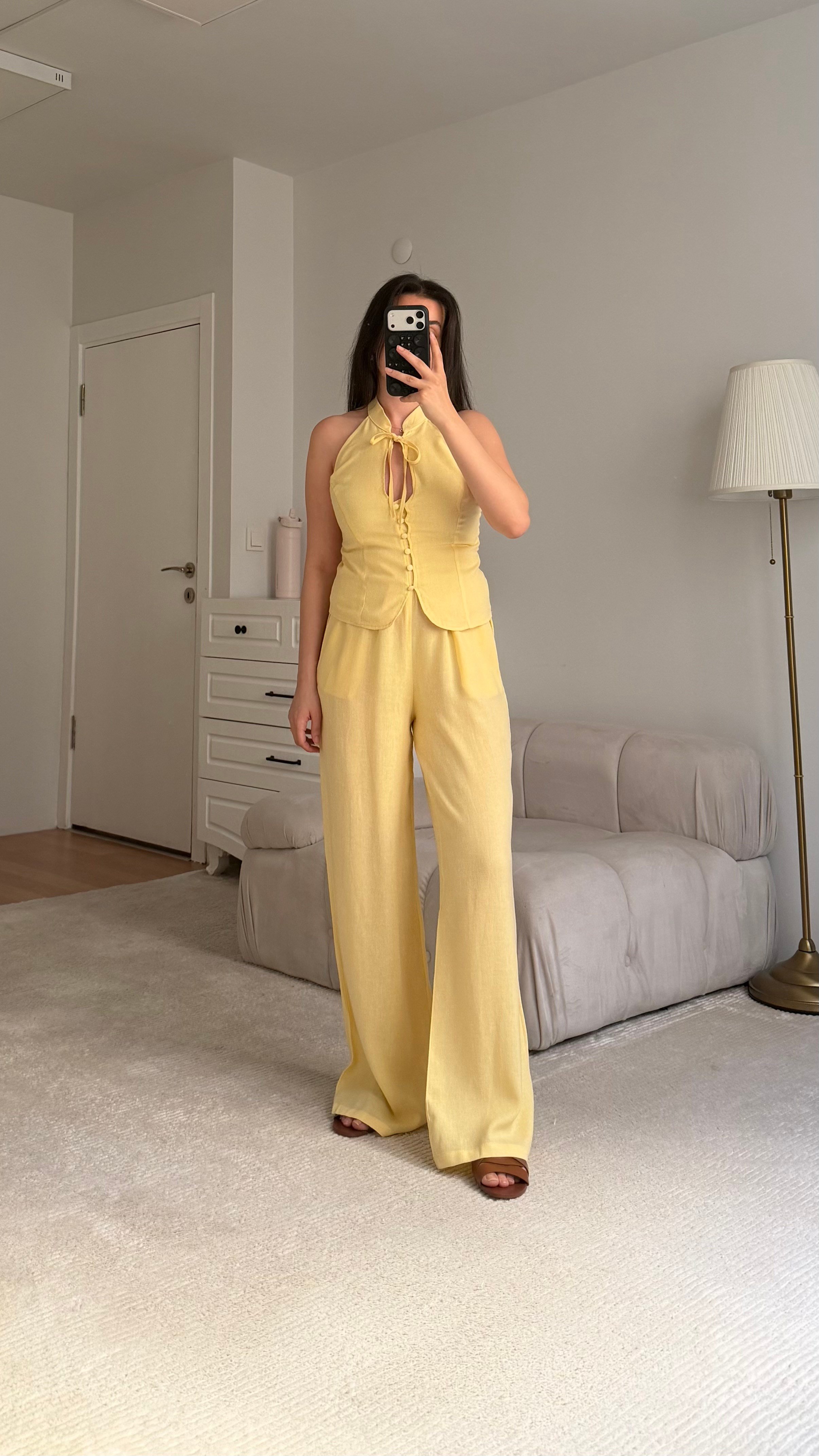 Soft Sarı Halter Yaka Düğmeli Keten Bluz Takım